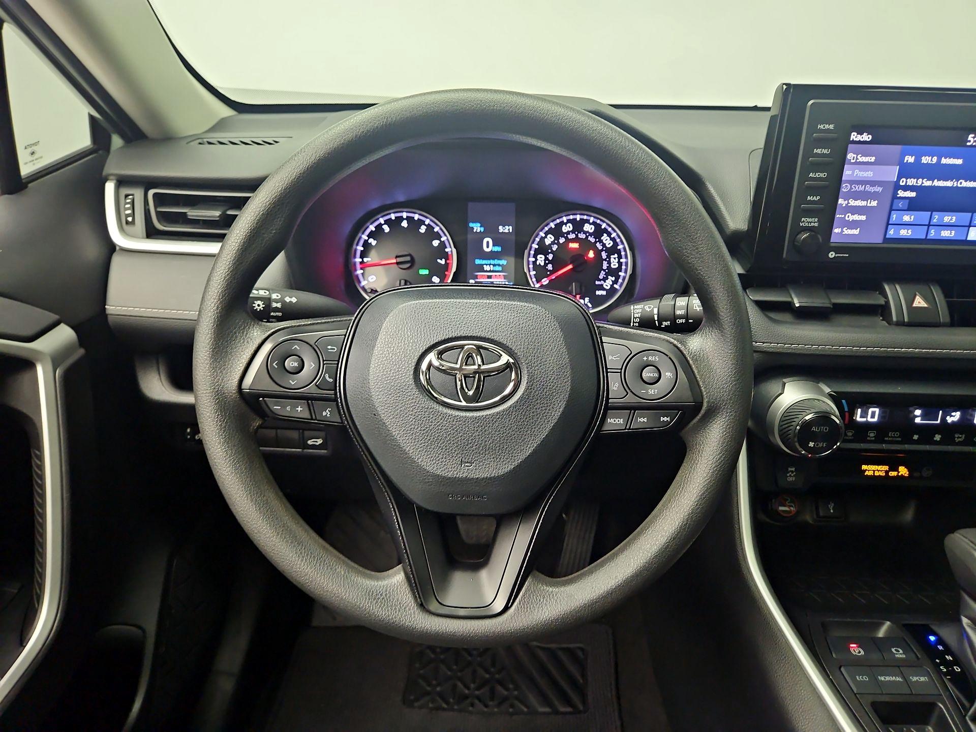 Thumbnail: 2022 Toyota RAV4 - 10