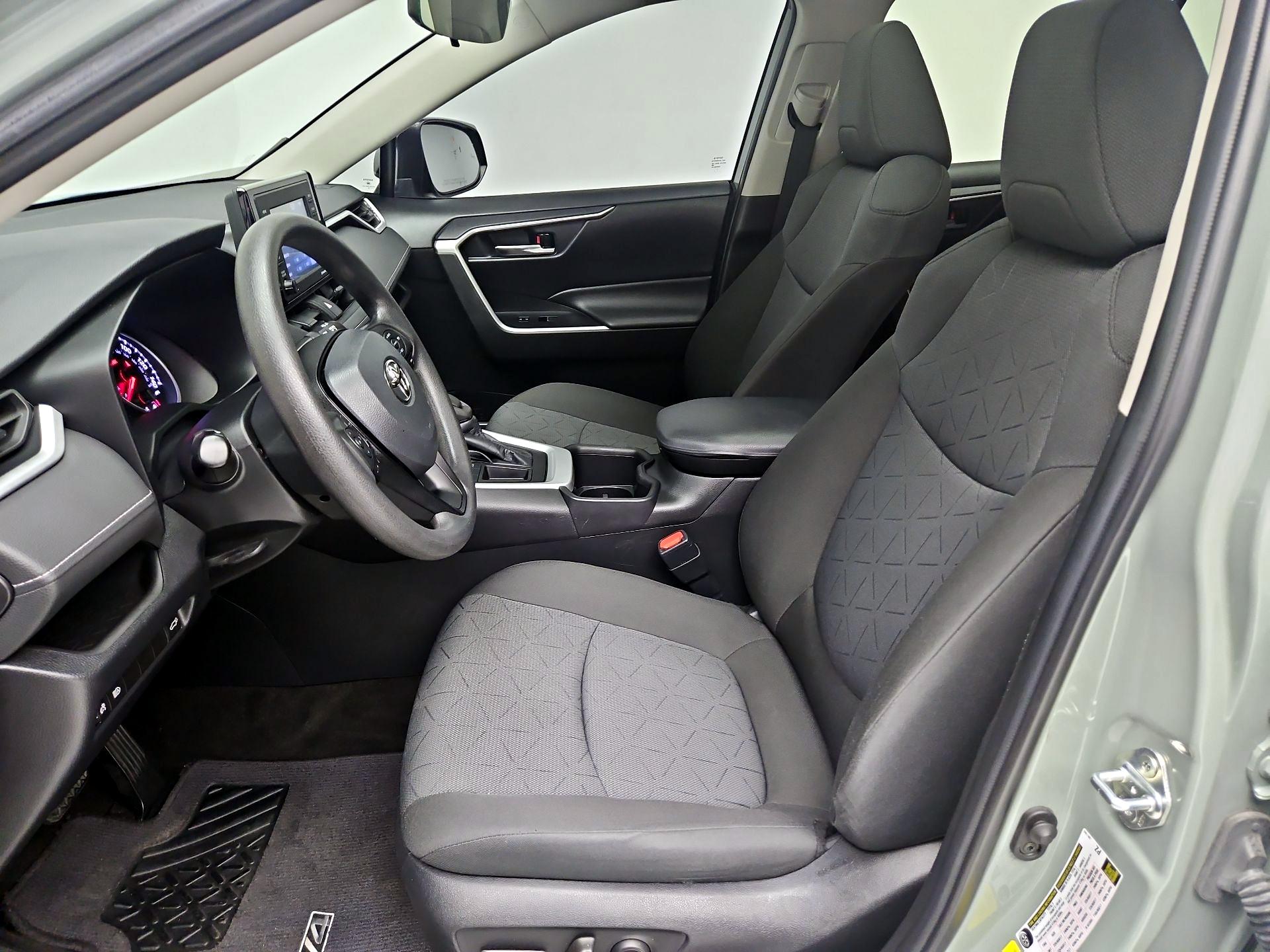 Thumbnail: 2022 Toyota RAV4 - 11