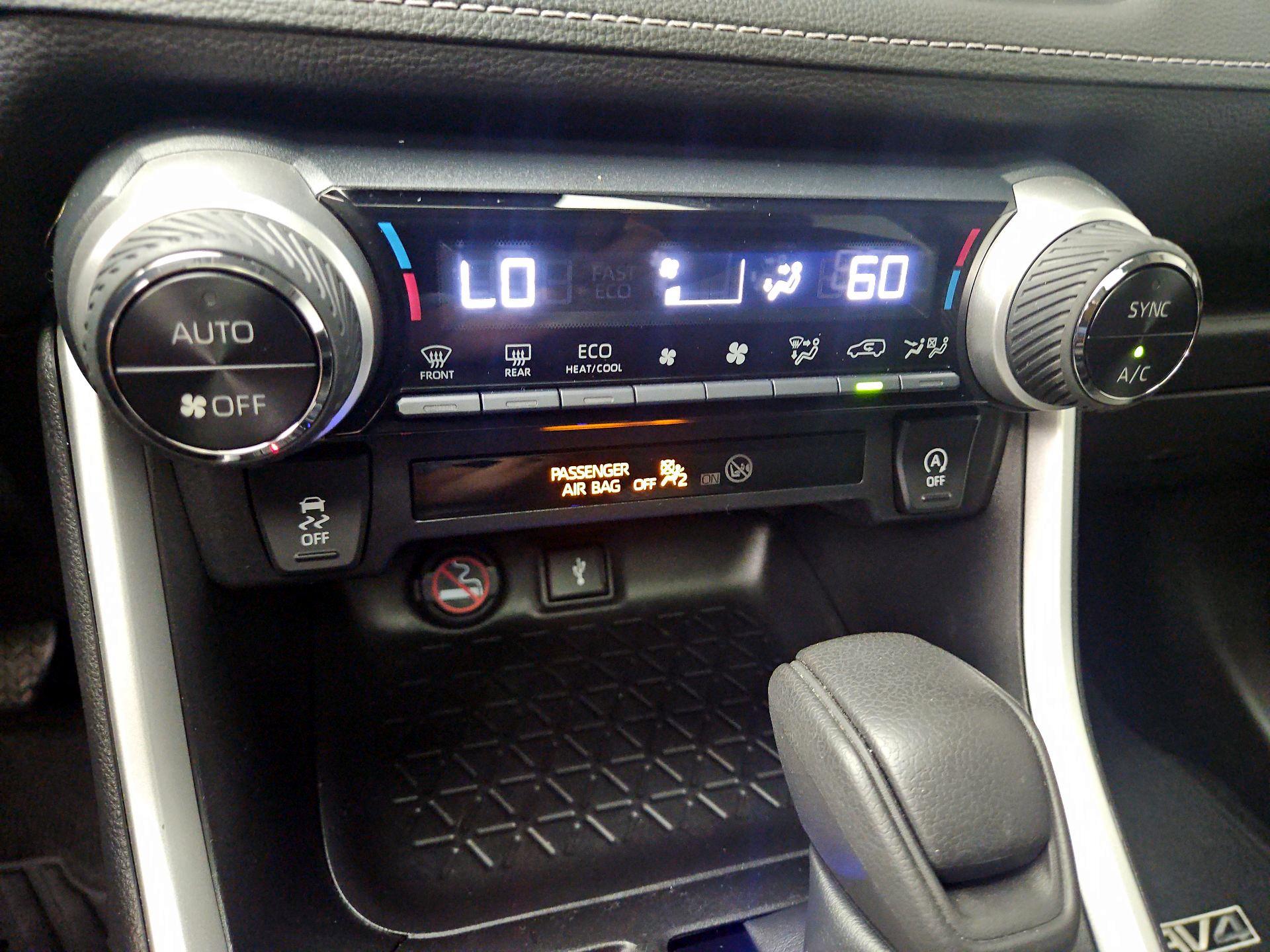 Thumbnail: 2022 Toyota RAV4 - 16