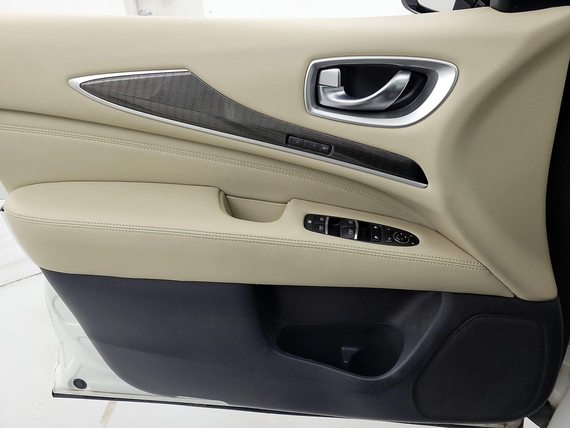 Thumbnail: 2017 INFINITI QX60 - 12