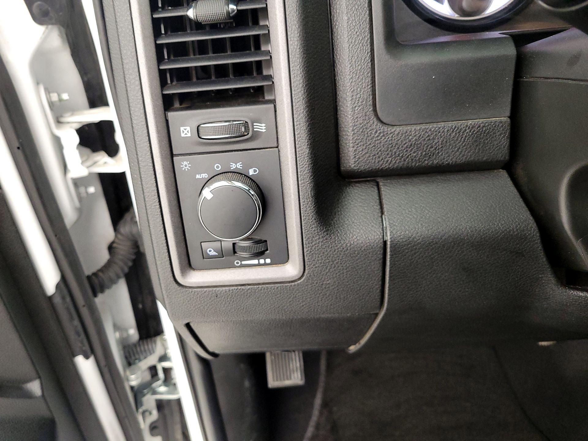 Thumbnail: 2022 RAM 1500 Classic - 13