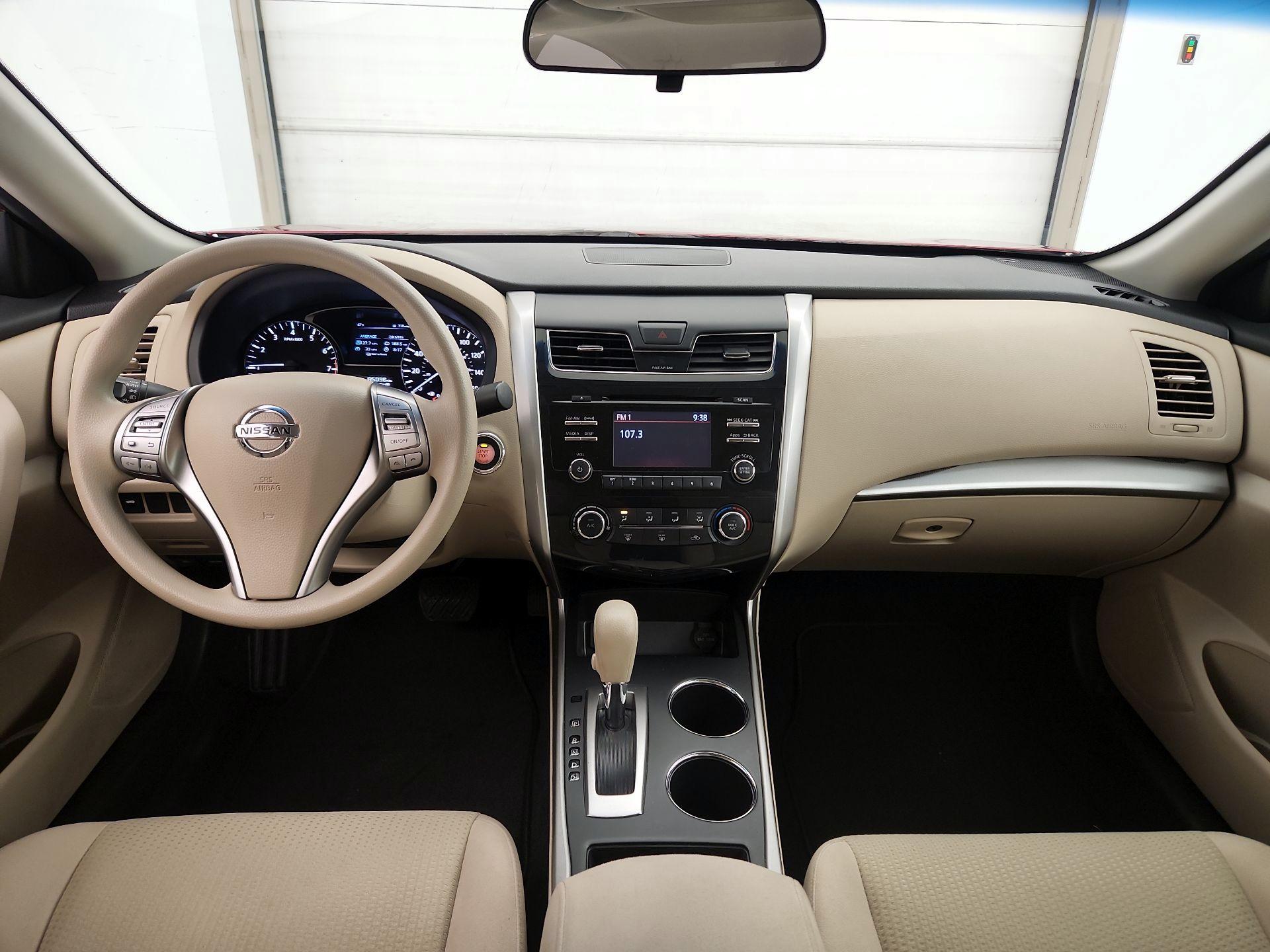 Thumbnail: 2015 Nissan Altima - 9