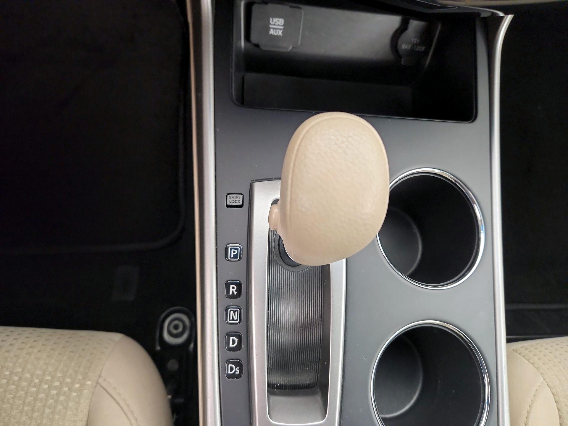 Thumbnail: 2015 Nissan Altima - 17