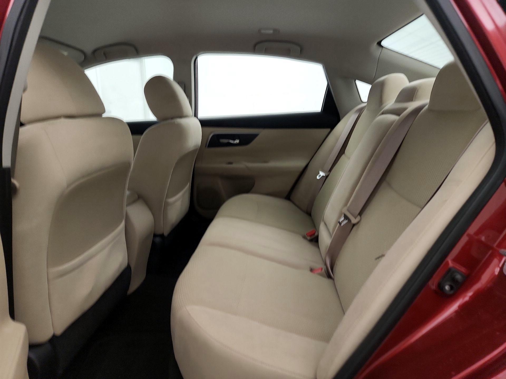 Thumbnail: 2015 Nissan Altima - 19