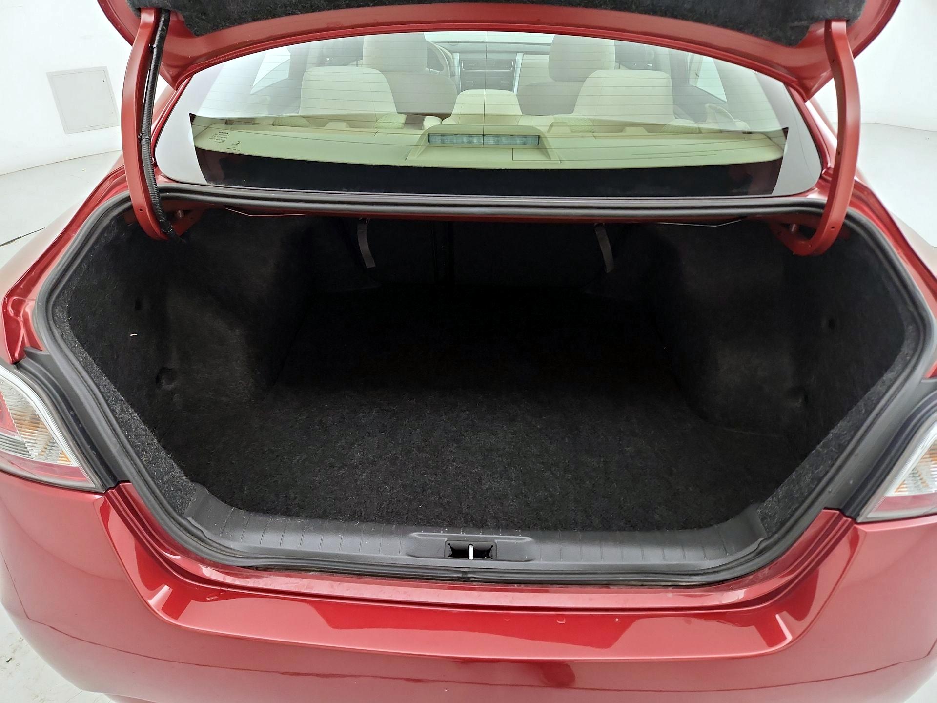 Thumbnail: 2015 Nissan Altima - 20