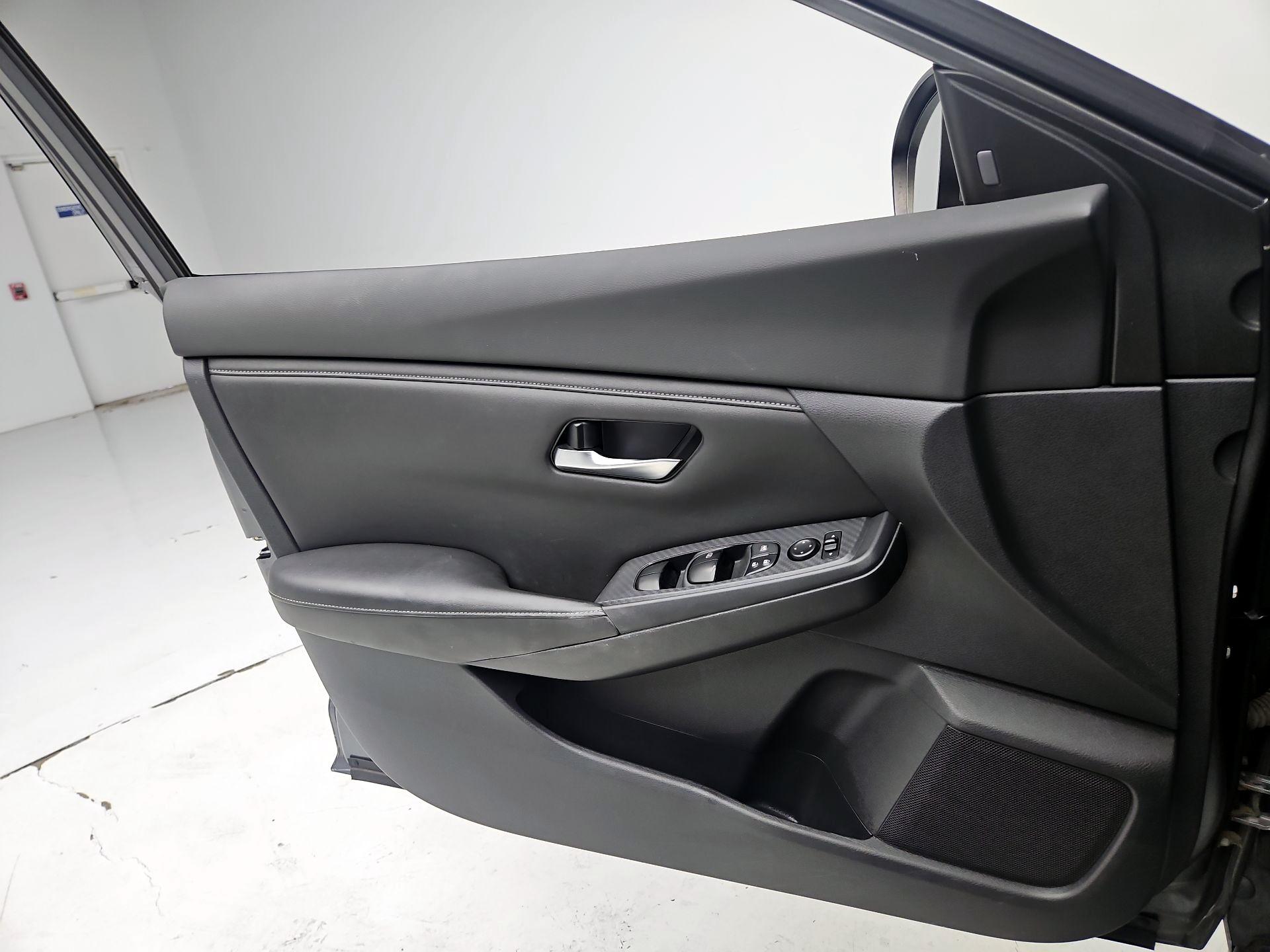 Thumbnail: 2020 Nissan Sentra - 12