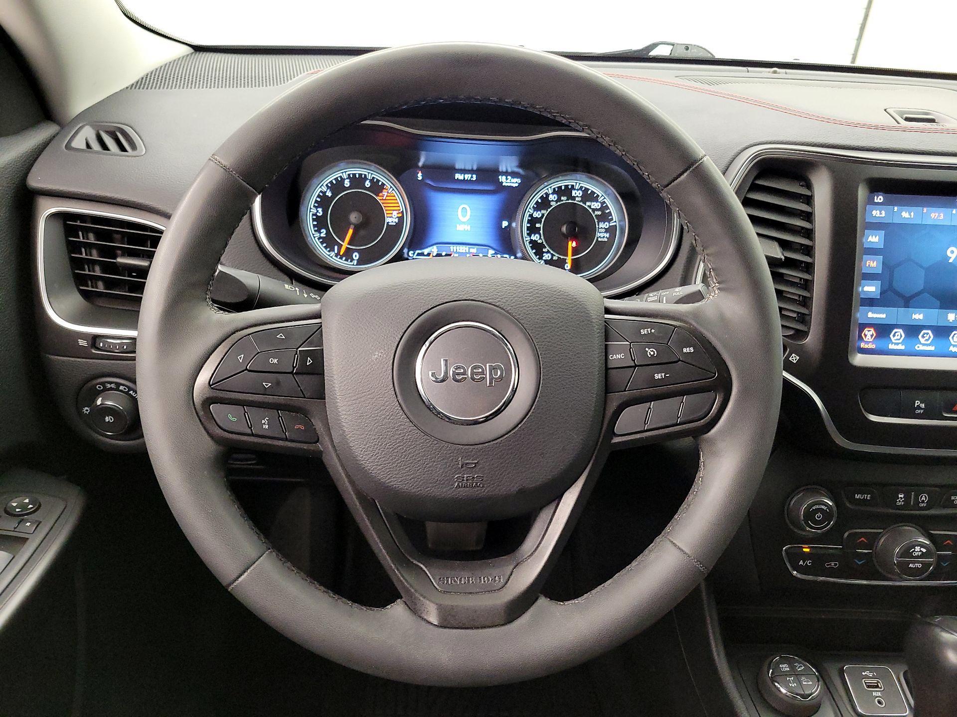 Thumbnail: 2022 Jeep Cherokee - 10