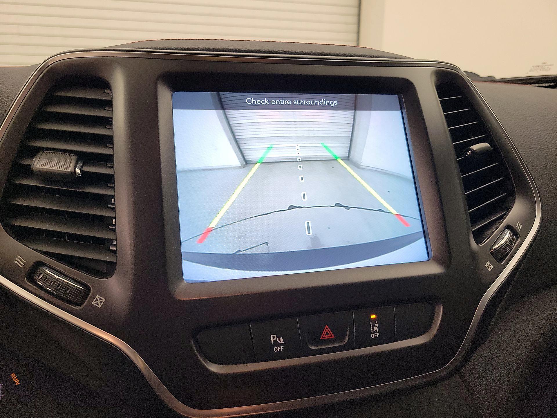 Thumbnail: 2022 Jeep Cherokee - 14