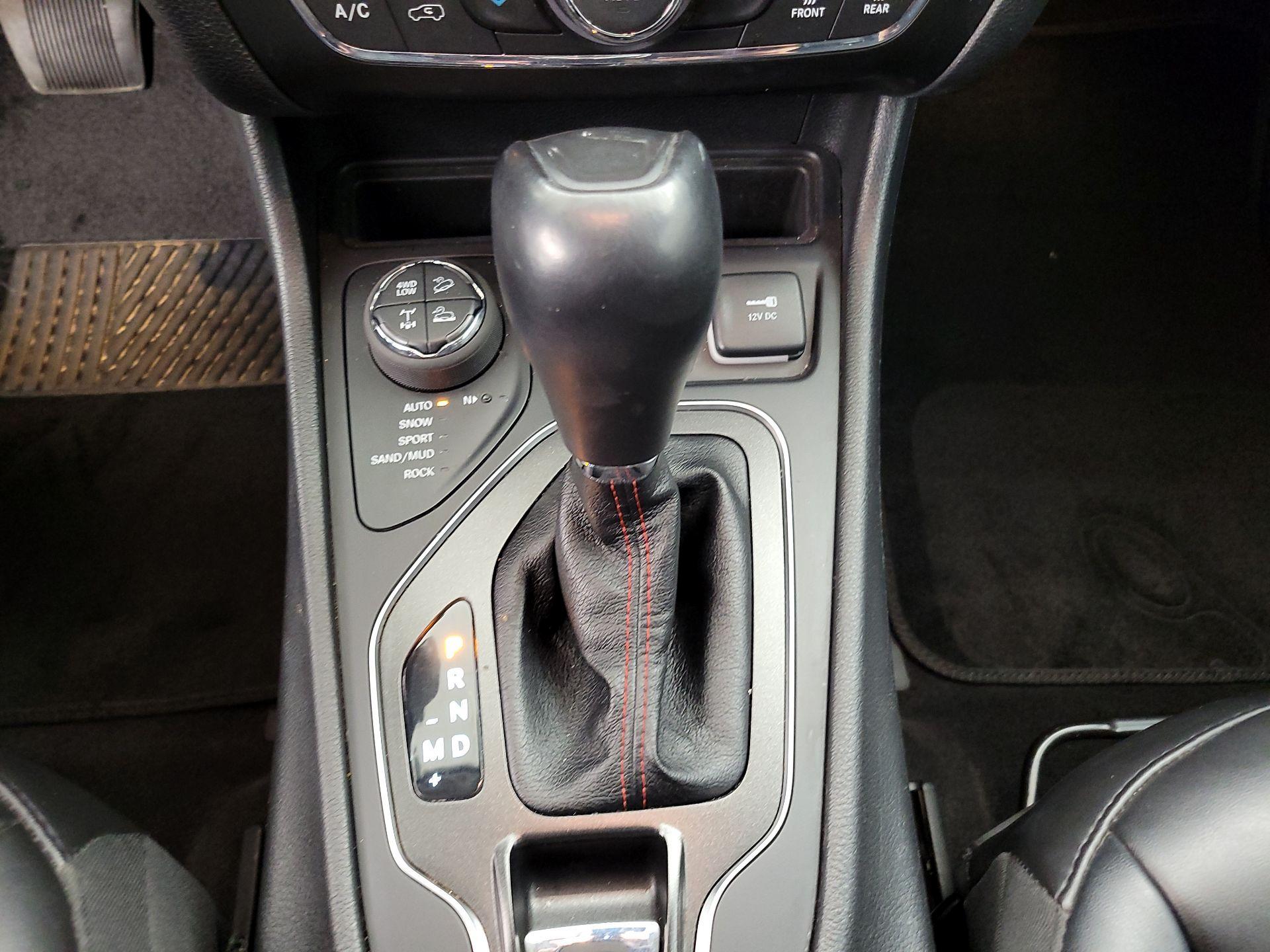 Thumbnail: 2022 Jeep Cherokee - 17