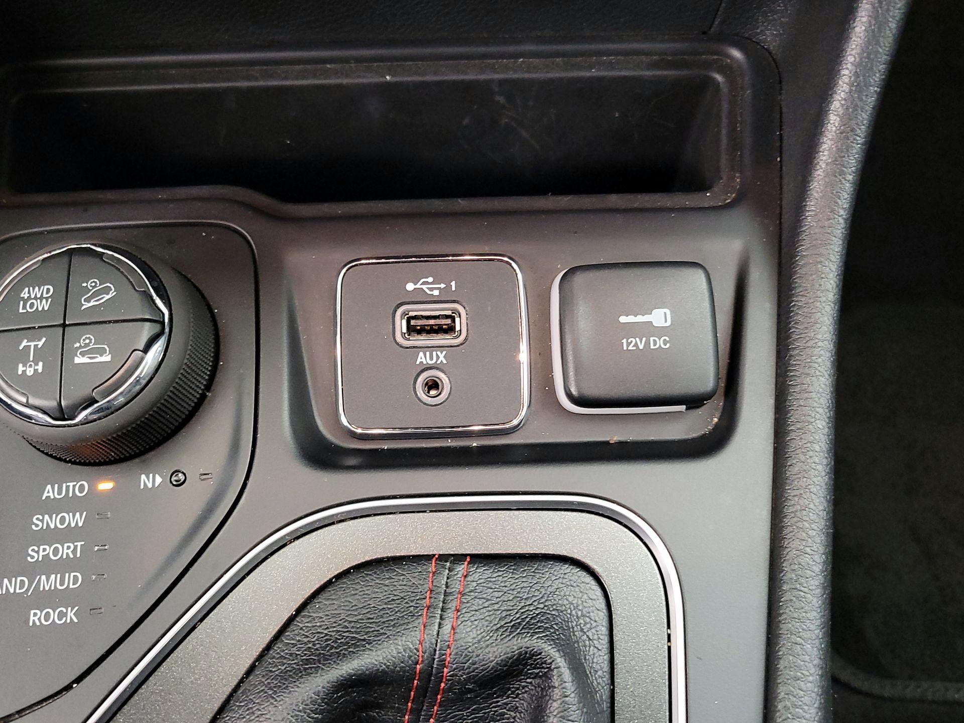 Thumbnail: 2022 Jeep Cherokee - 18