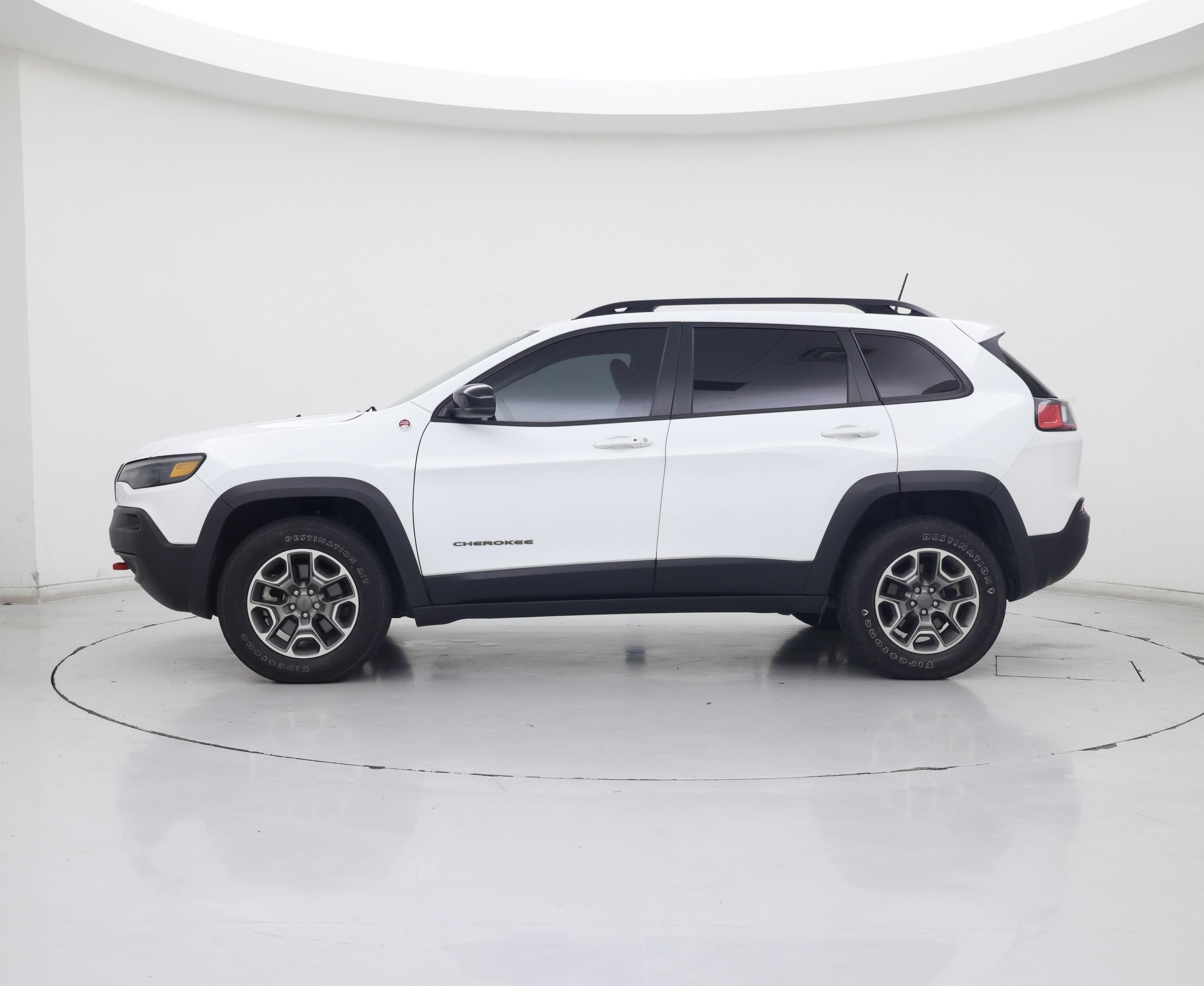 Thumbnail: 2022 Jeep Cherokee - 3