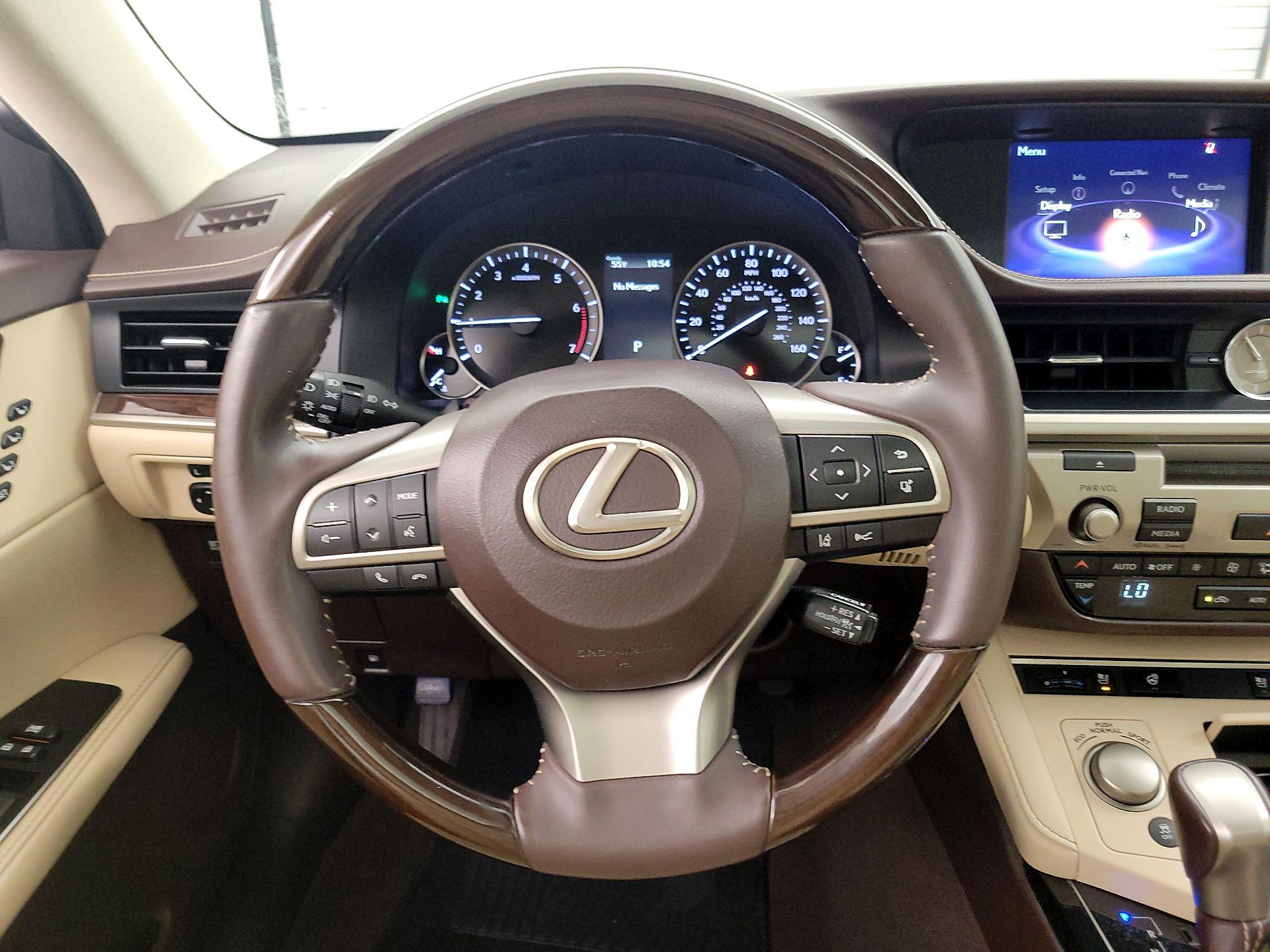 Thumbnail: 2017 Lexus ES - 10