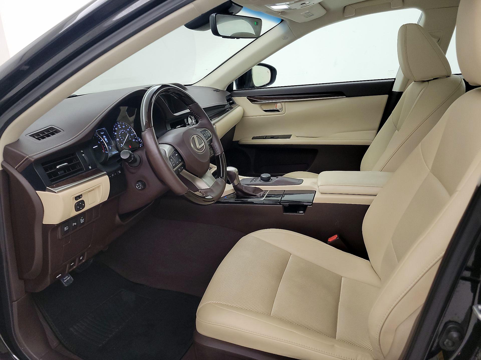 Thumbnail: 2017 Lexus ES - 11