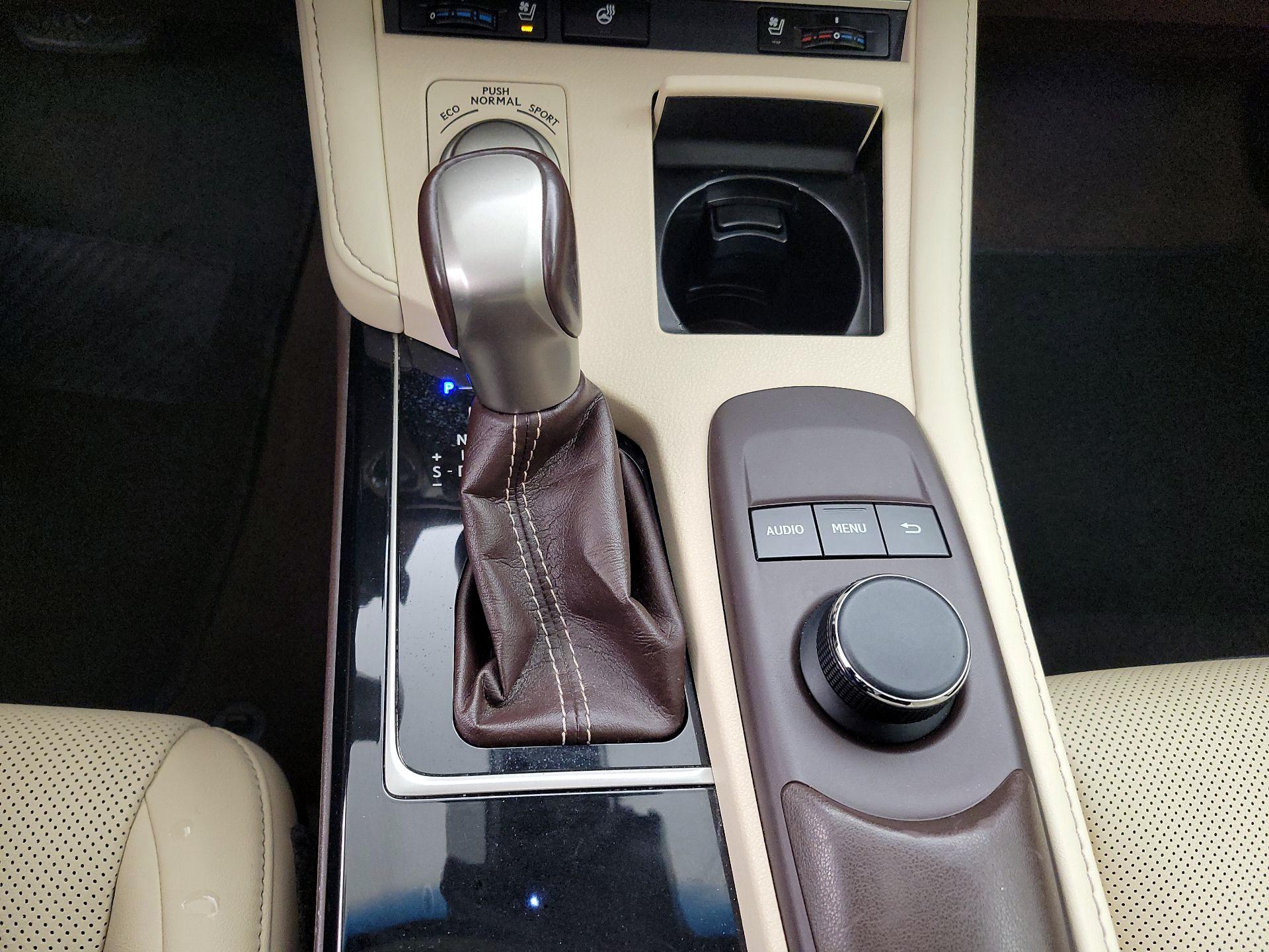 Thumbnail: 2017 Lexus ES - 17