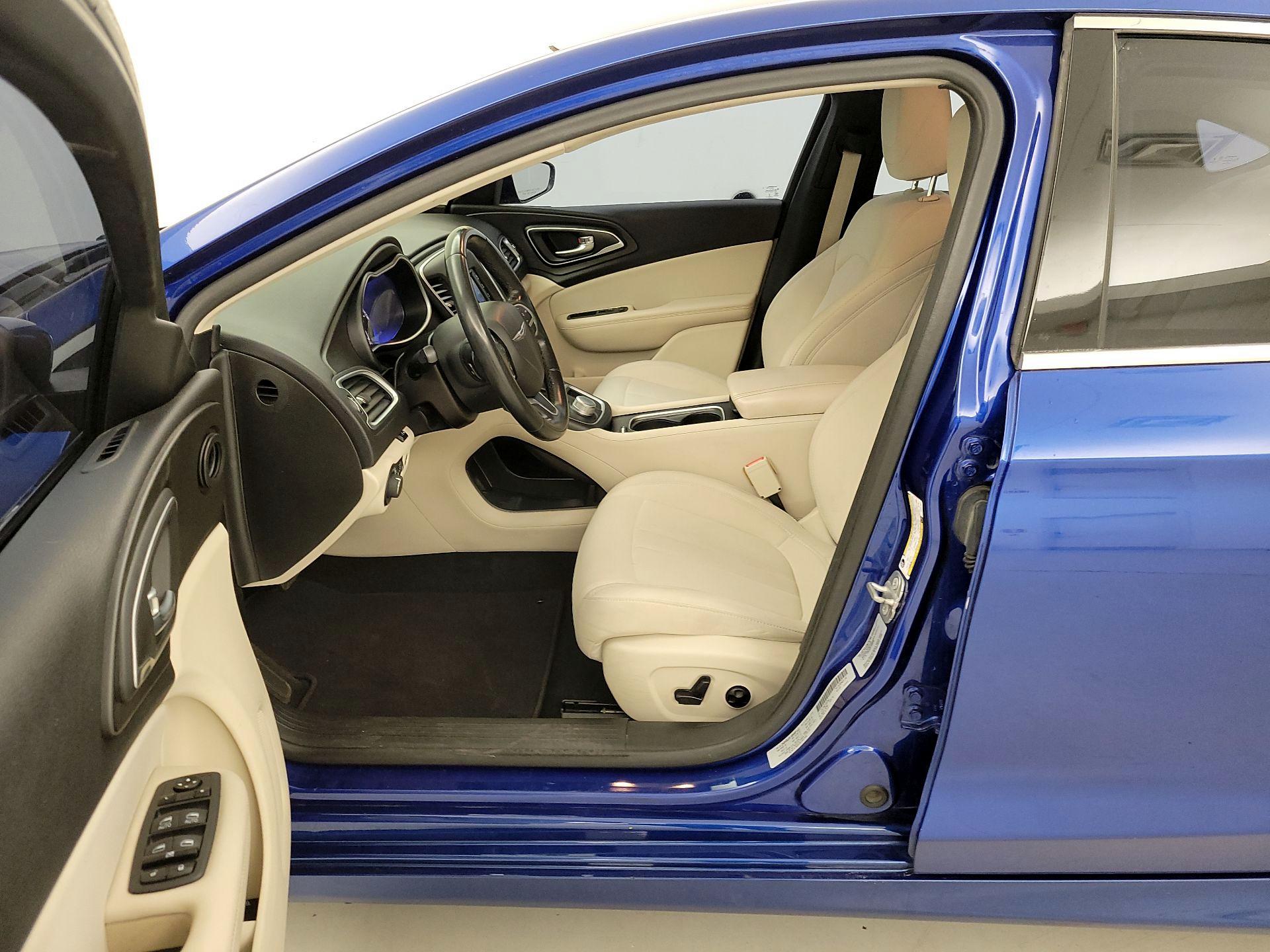 Thumbnail: 2015 Chrysler 200 - 11