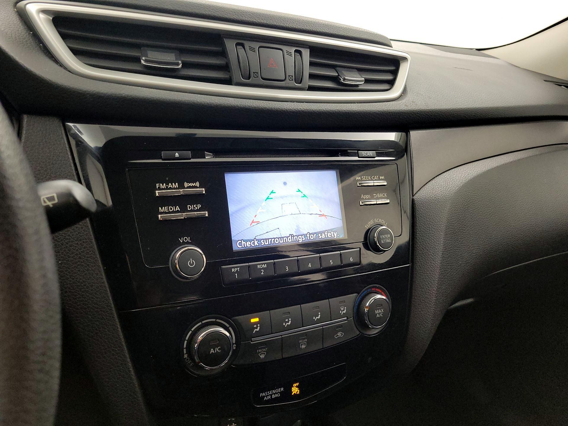 Thumbnail: 2016 Nissan Rogue - 14