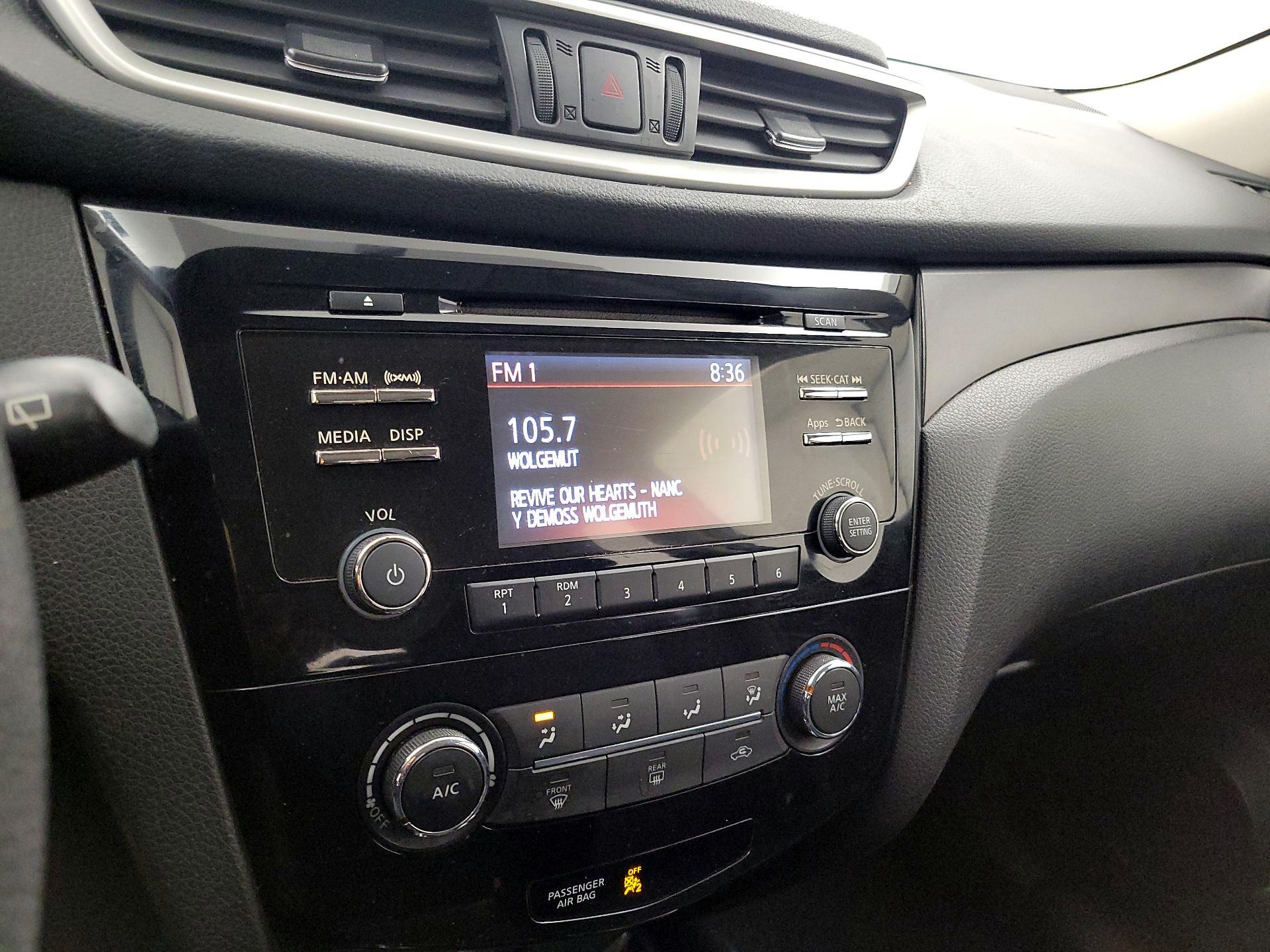 Thumbnail: 2016 Nissan Rogue - 15