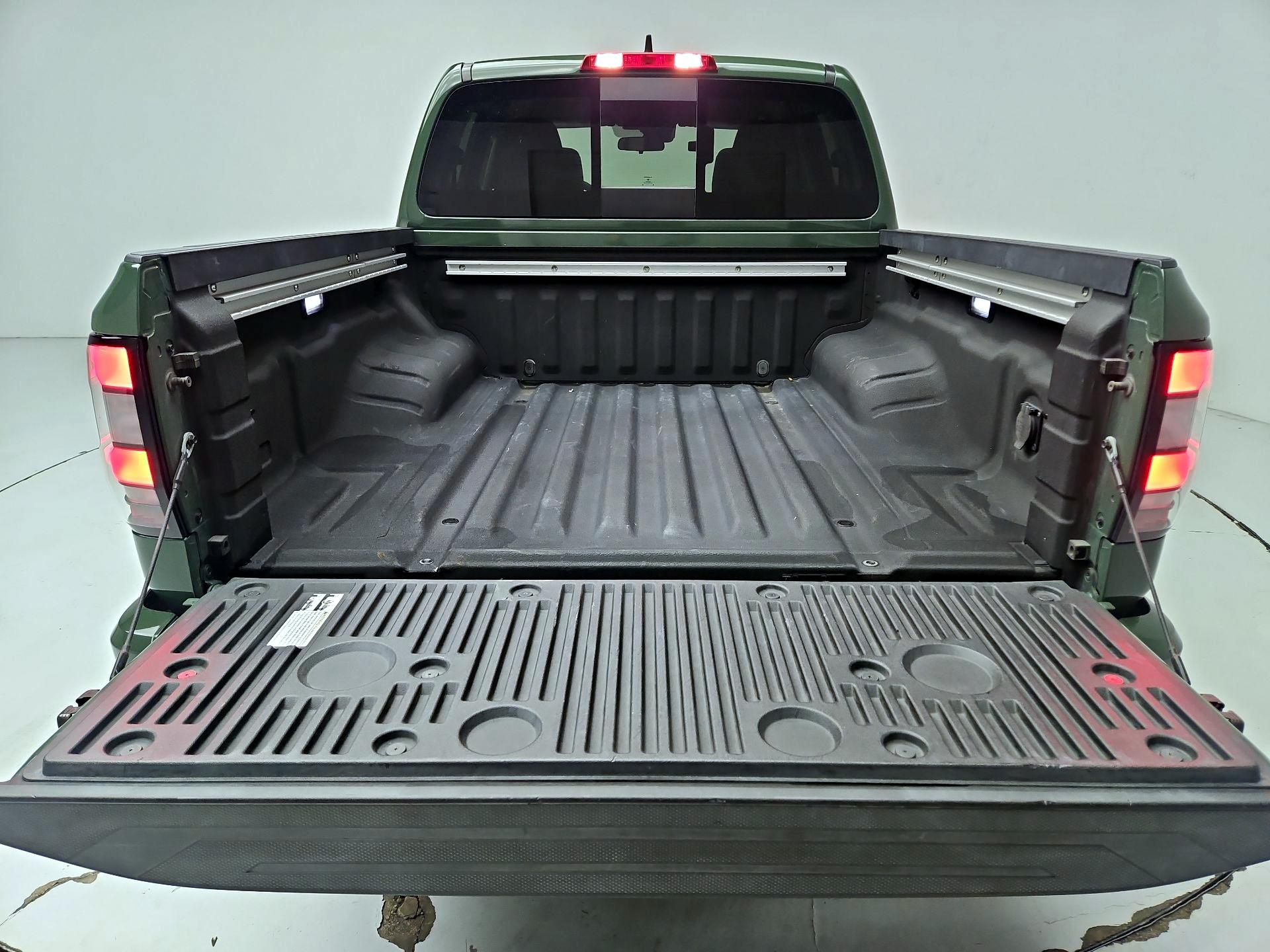 Thumbnail: 2023 Nissan Frontier - 20