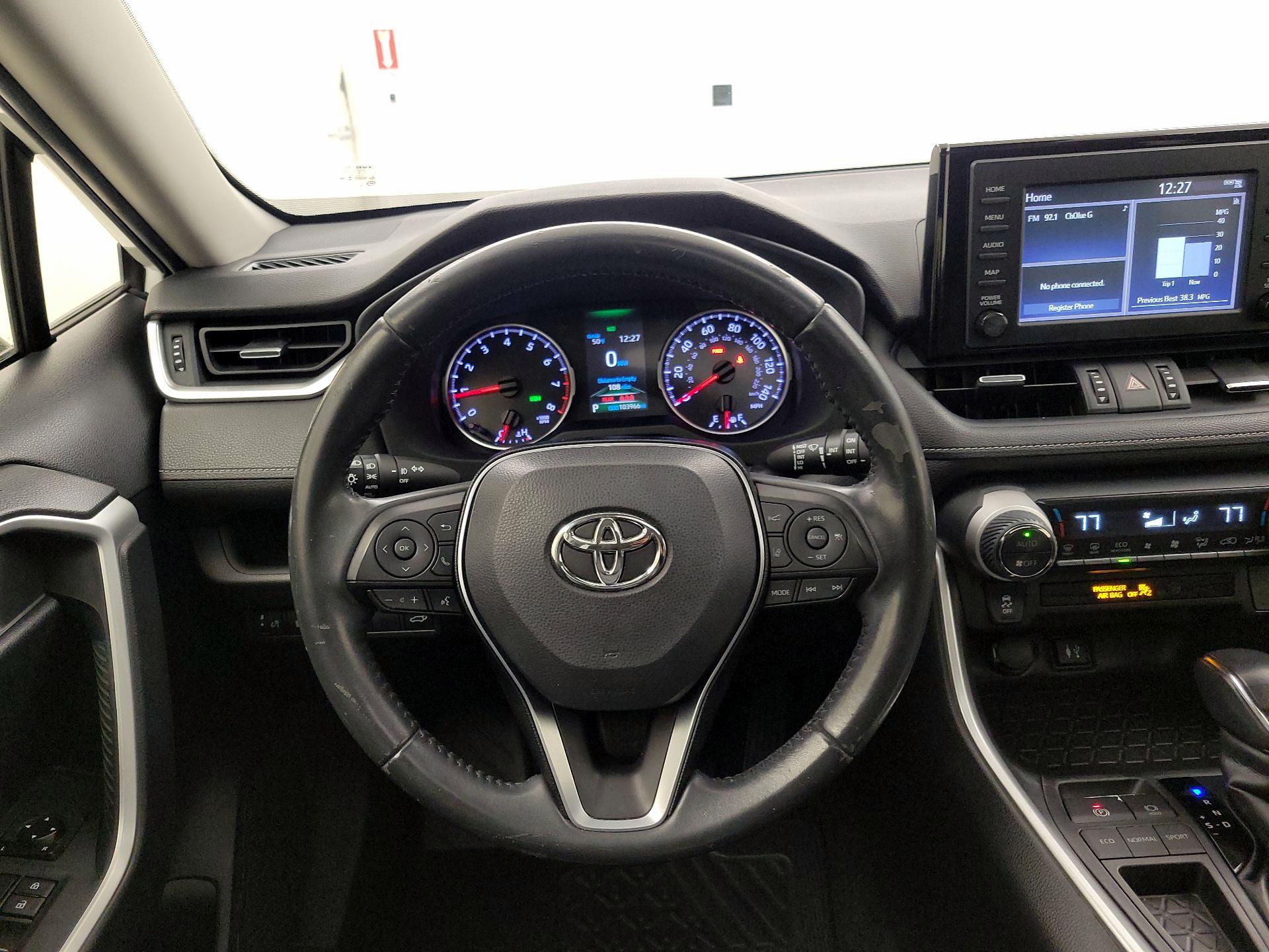 Thumbnail: 2019 Toyota RAV4 - 10
