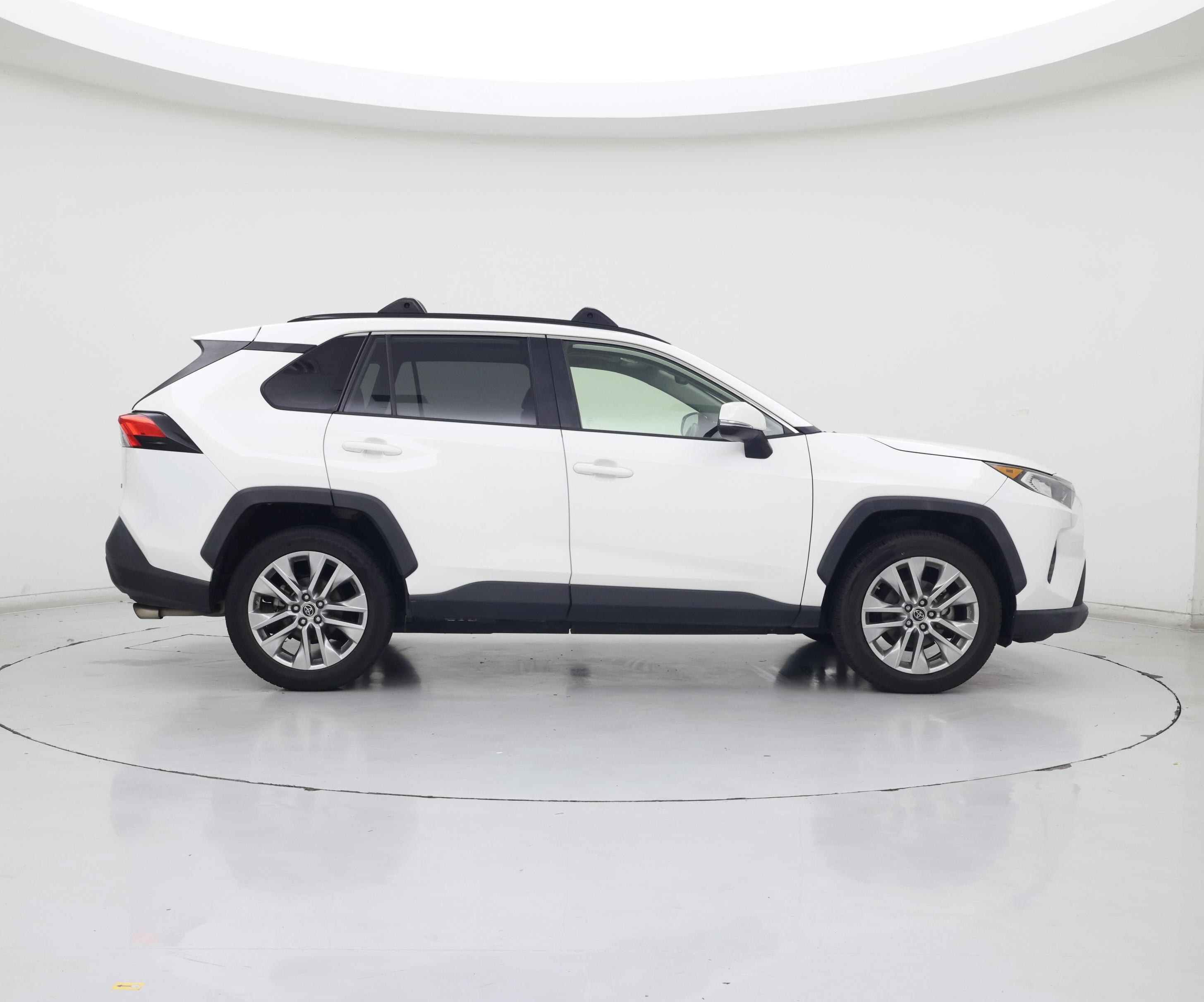 Thumbnail: 2019 Toyota RAV4 - 7