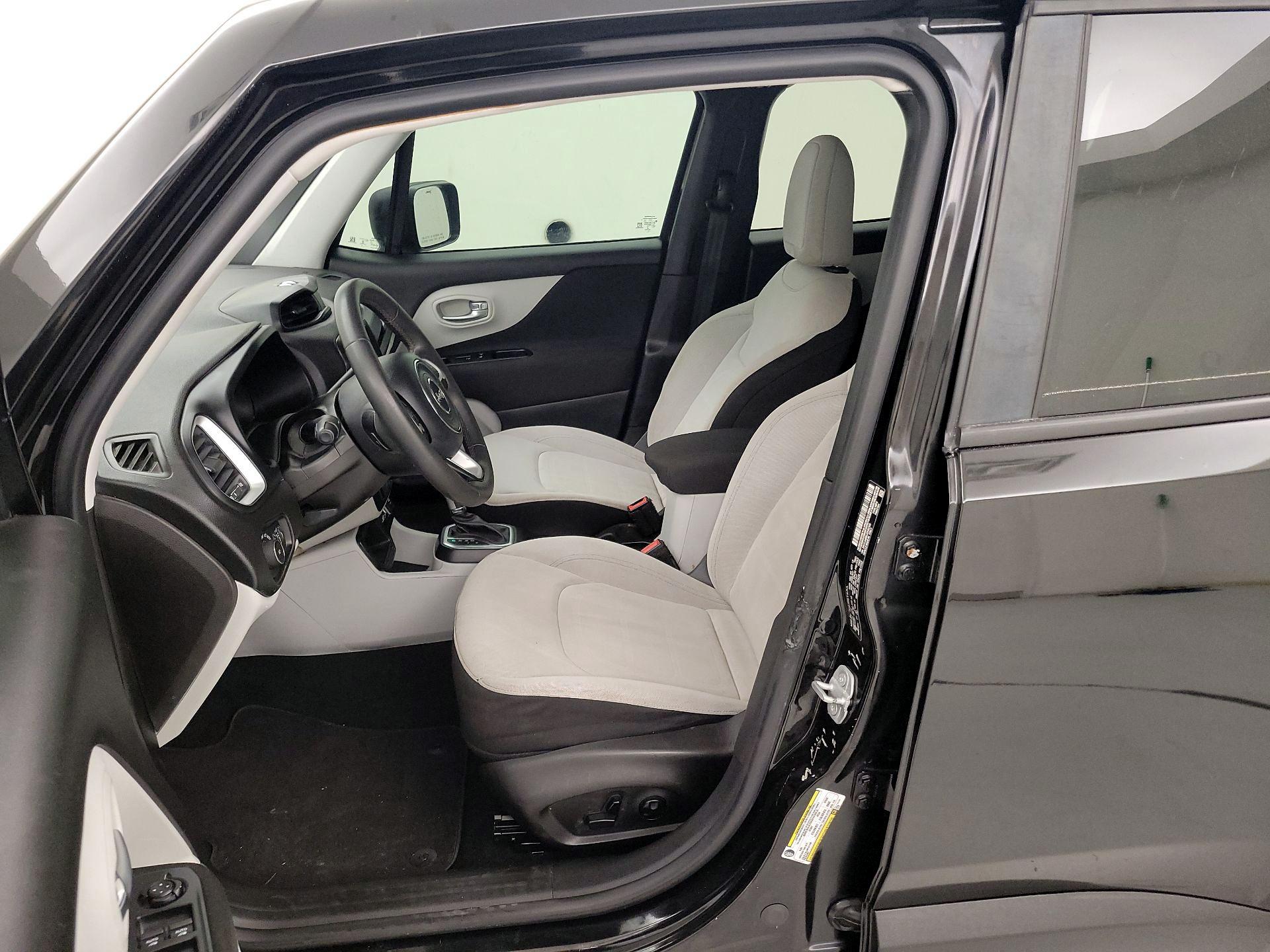 Thumbnail: 2018 Jeep Renegade - 11