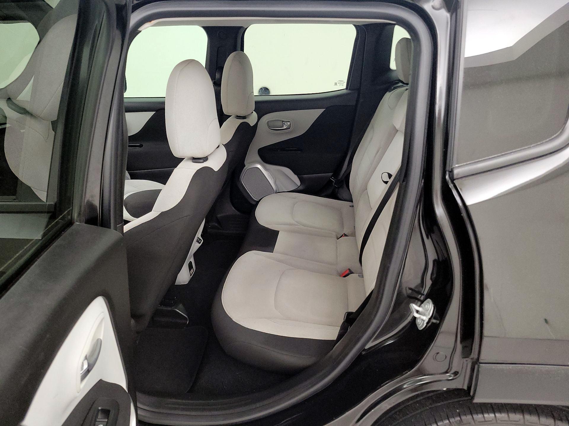 Thumbnail: 2018 Jeep Renegade - 19