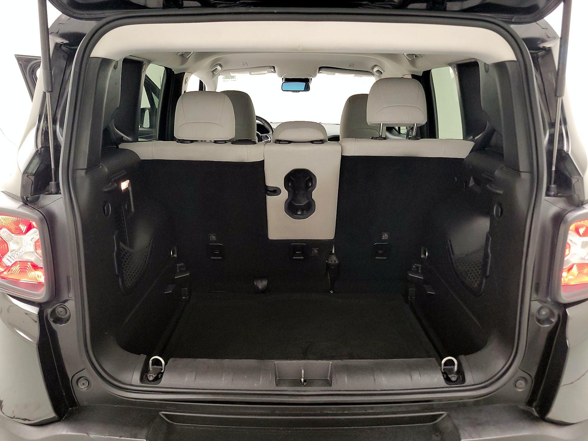 Thumbnail: 2018 Jeep Renegade - 20