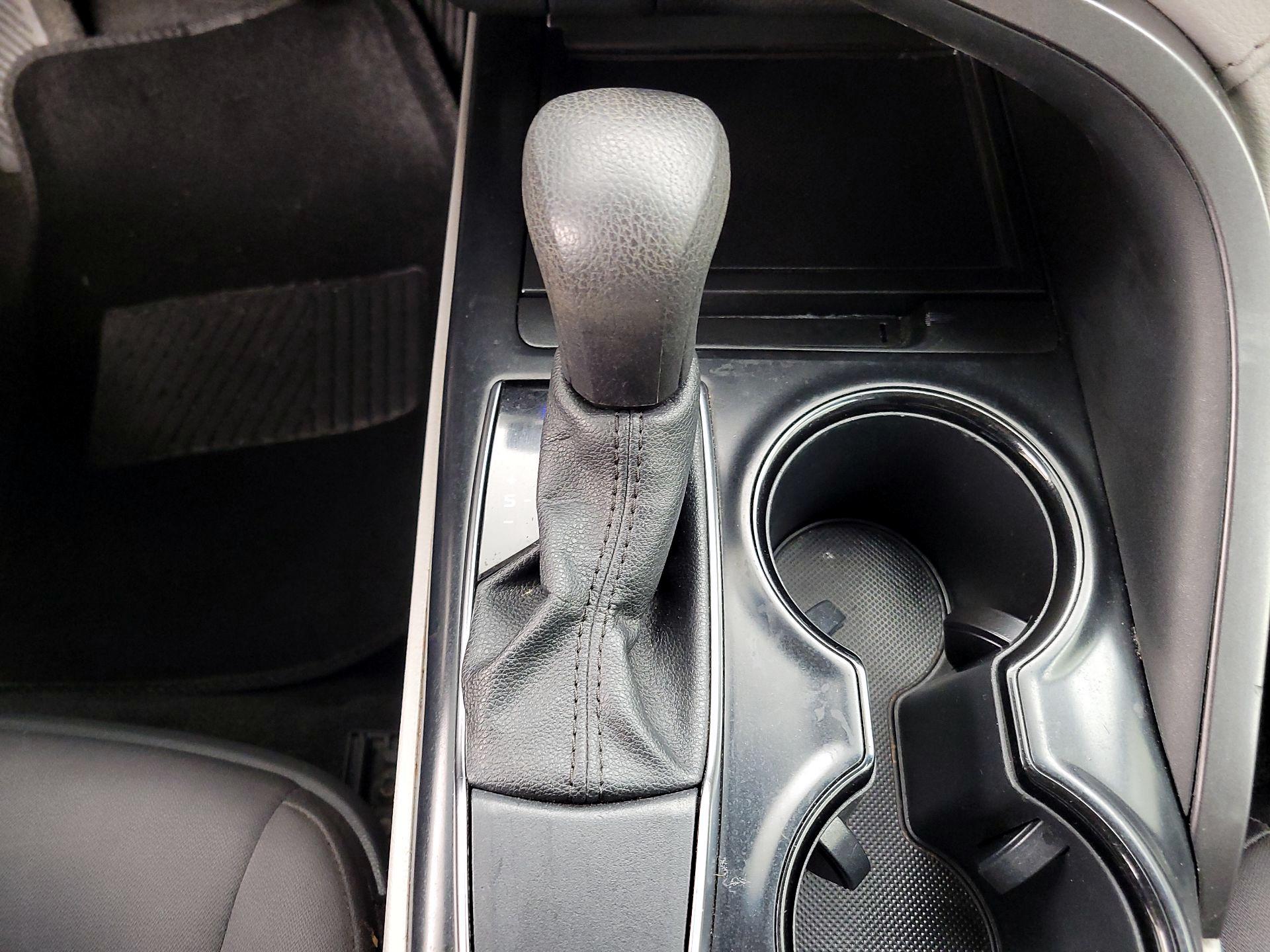 Thumbnail: 2020 Toyota Camry - 17