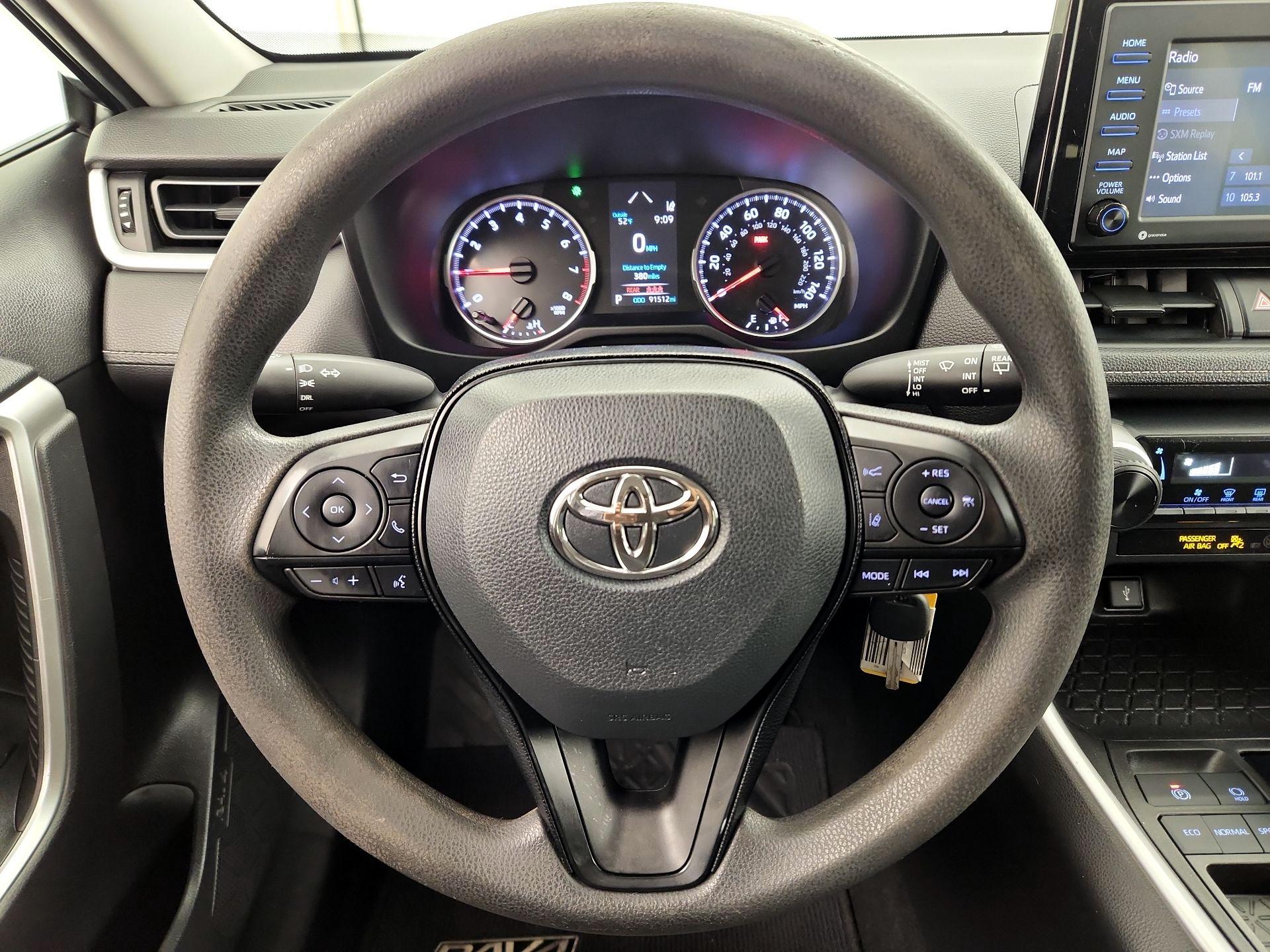 Thumbnail: 2020 Toyota RAV4 - 10