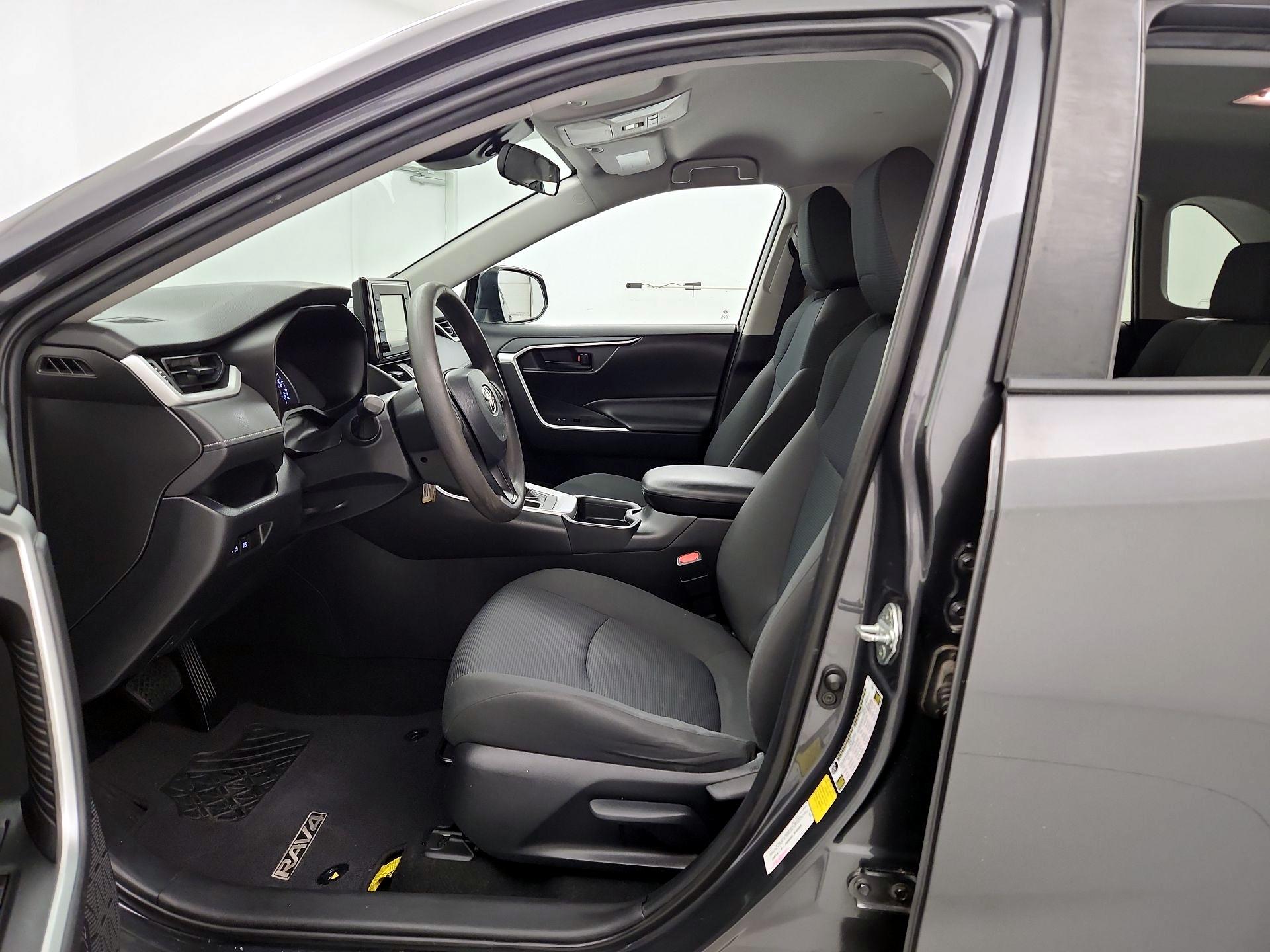 Thumbnail: 2020 Toyota RAV4 - 11