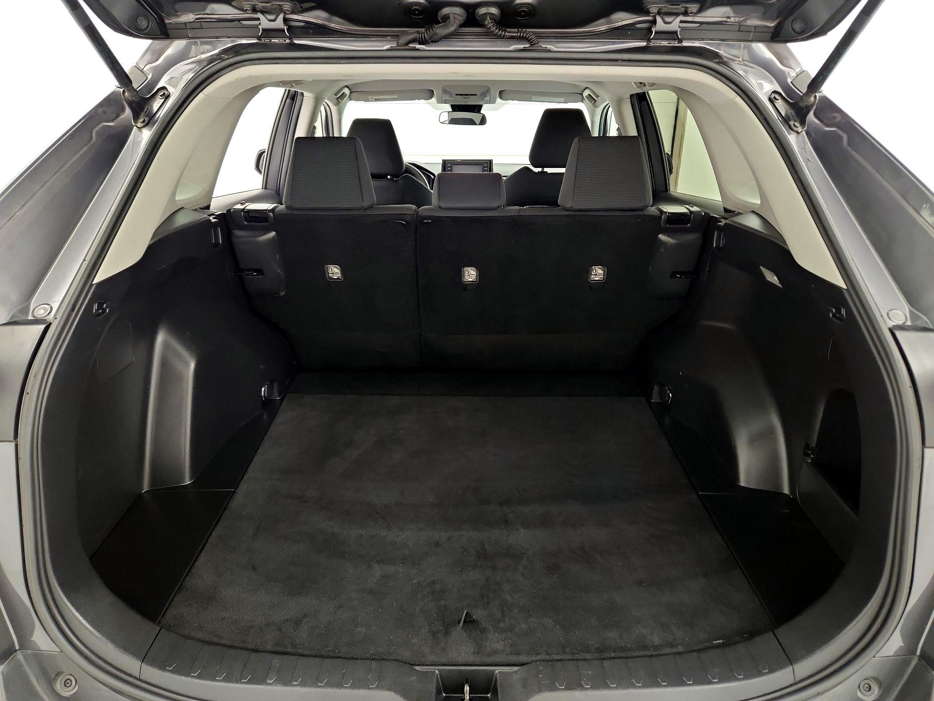 Thumbnail: 2020 Toyota RAV4 - 20