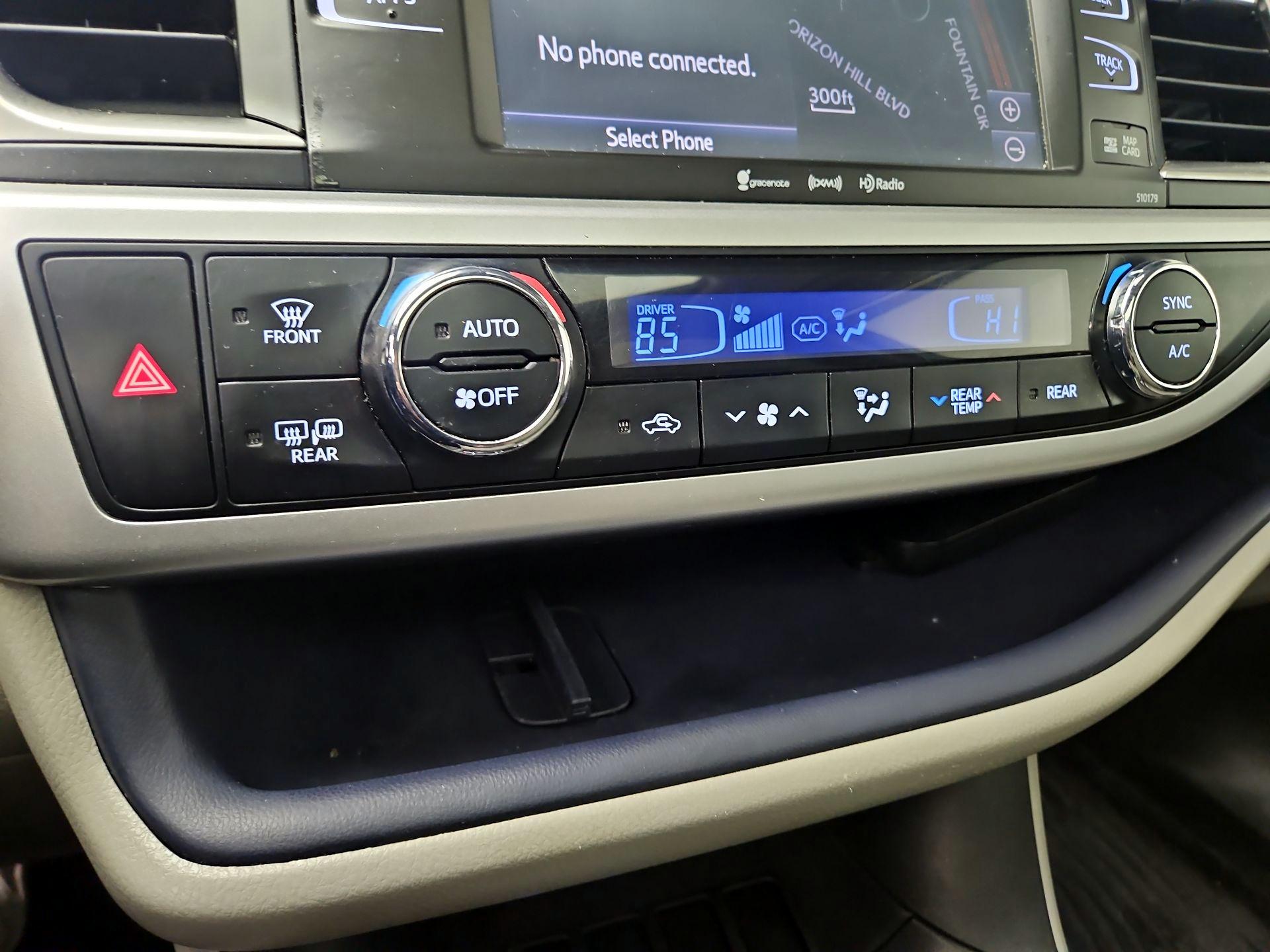 Thumbnail: 2018 Toyota Highlander - 17