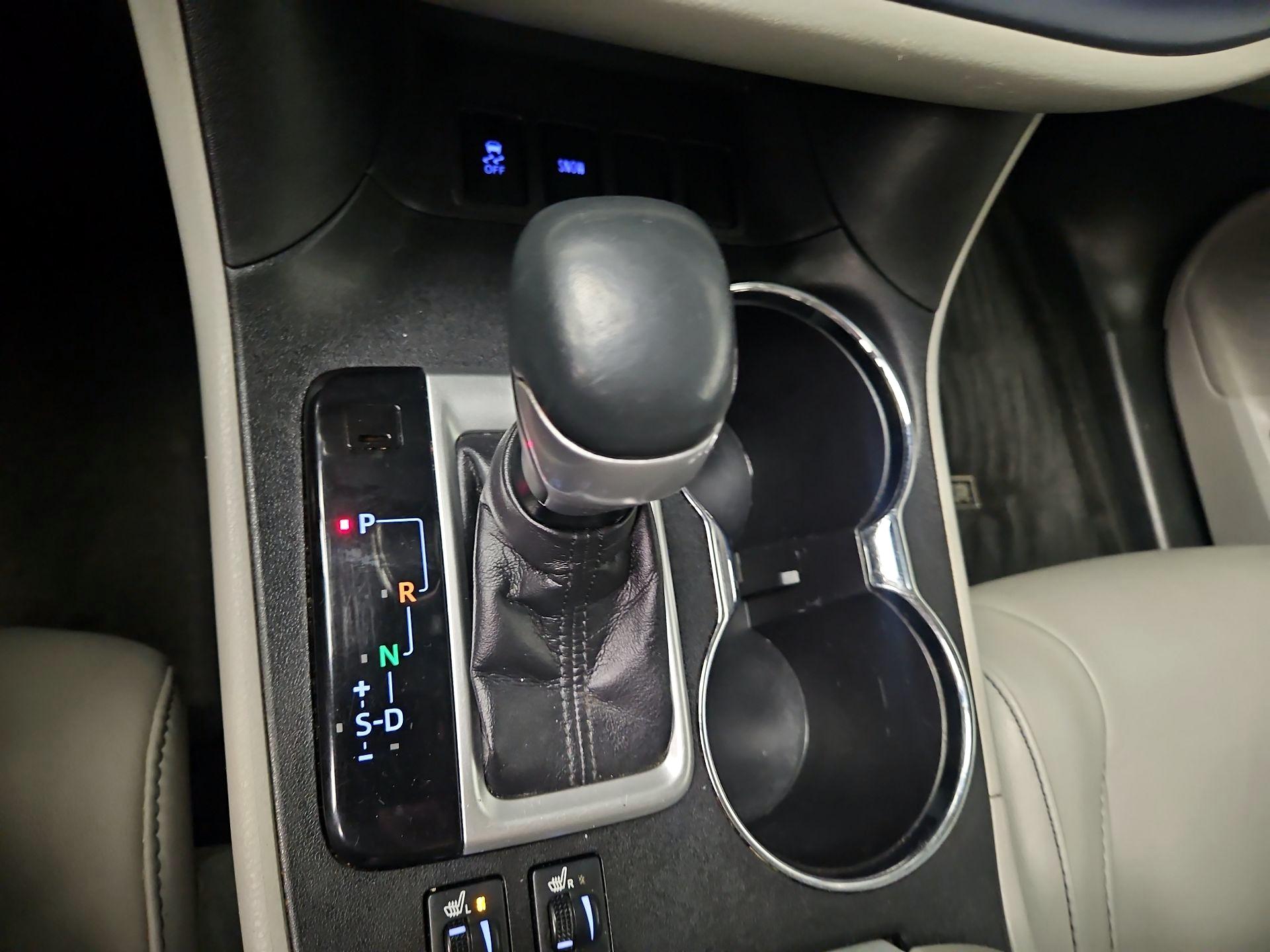 Thumbnail: 2018 Toyota Highlander - 18