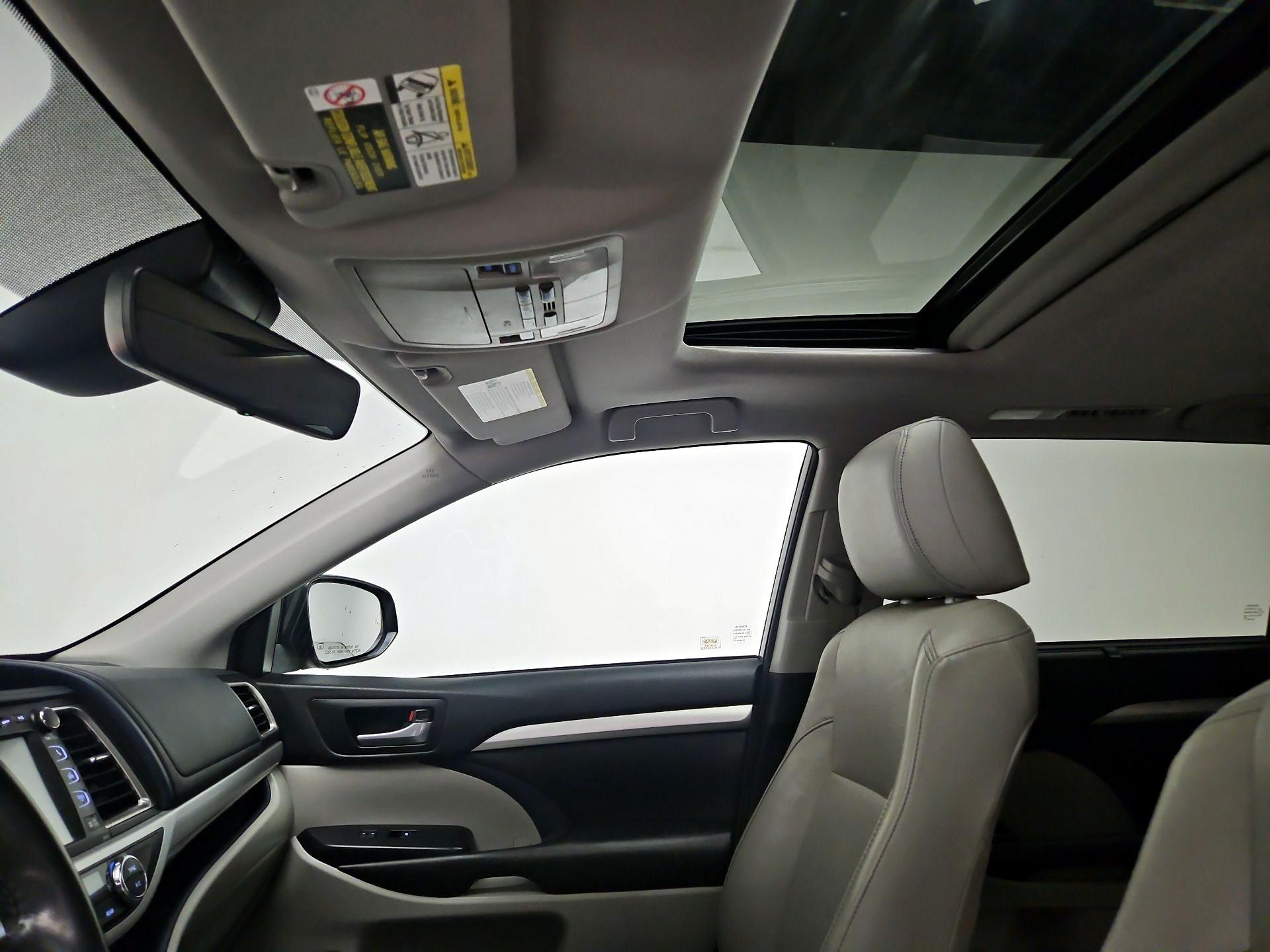 Thumbnail: 2018 Toyota Highlander - 20