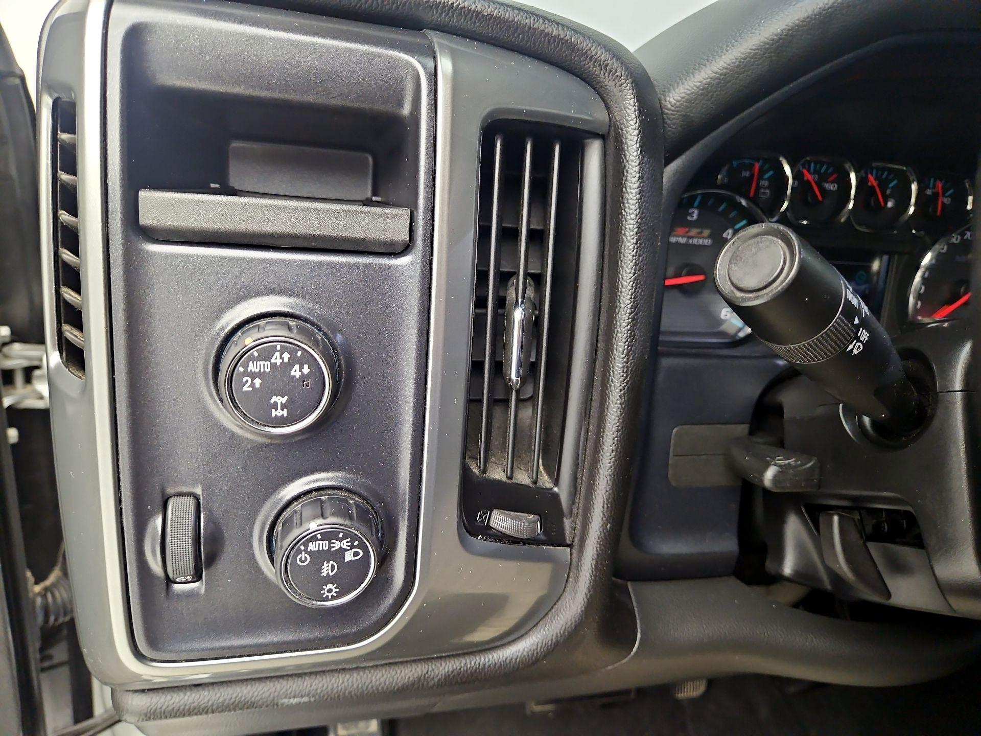 Thumbnail: 2016 Chevrolet Silverado 1500 - 13