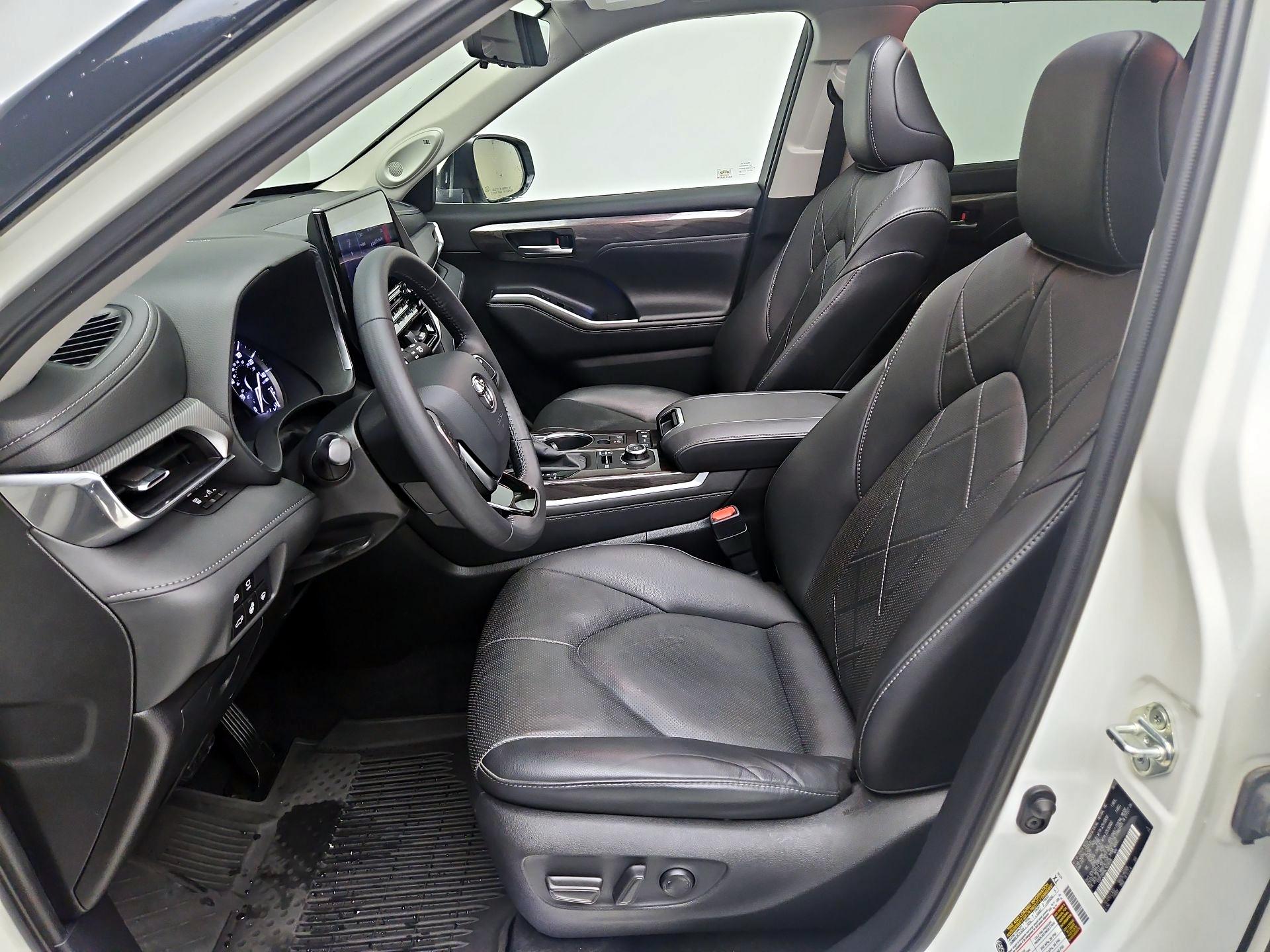 Thumbnail: 2020 Toyota Highlander - 11