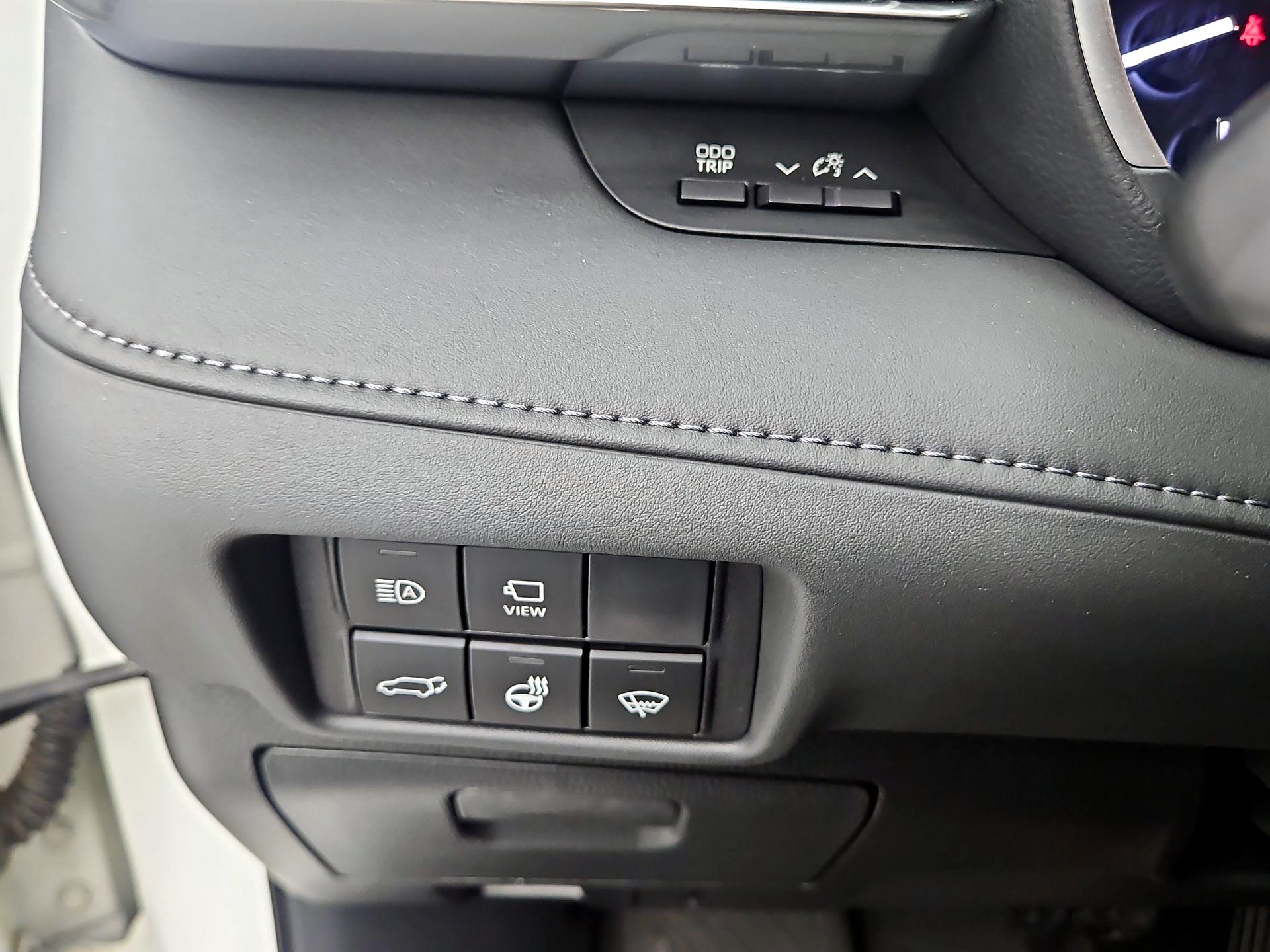 Thumbnail: 2020 Toyota Highlander - 13