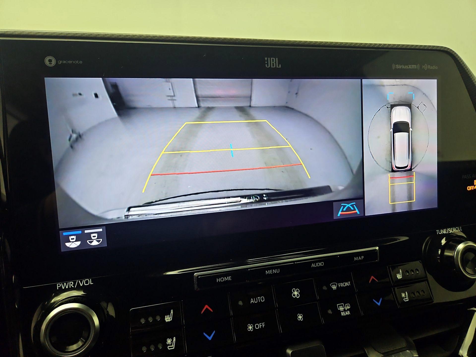 Thumbnail: 2020 Toyota Highlander - 15