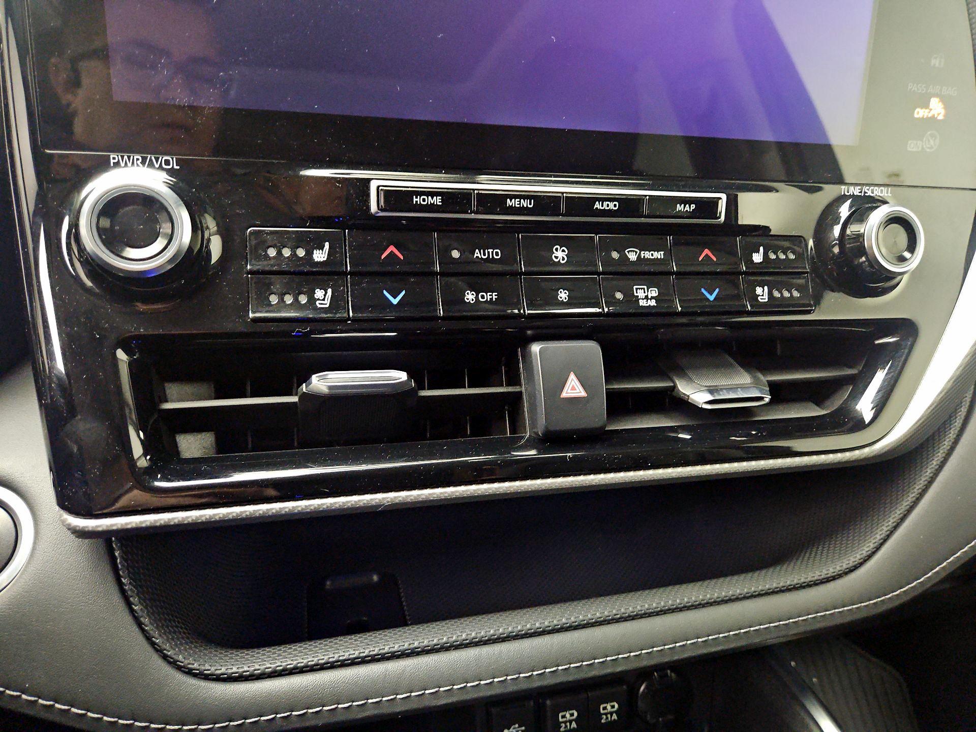 Thumbnail: 2020 Toyota Highlander - 17