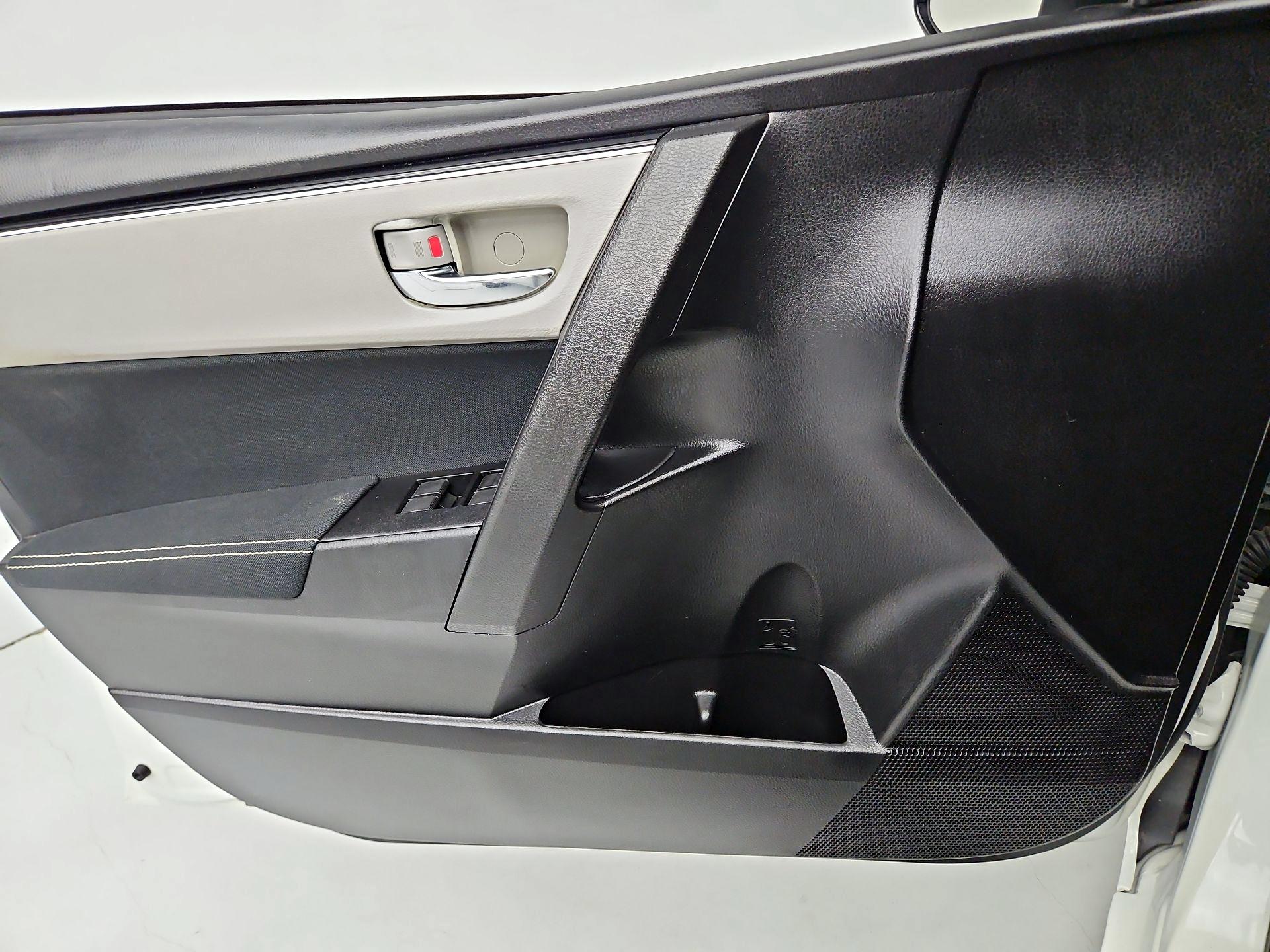 Thumbnail: 2018 Toyota Corolla - 12