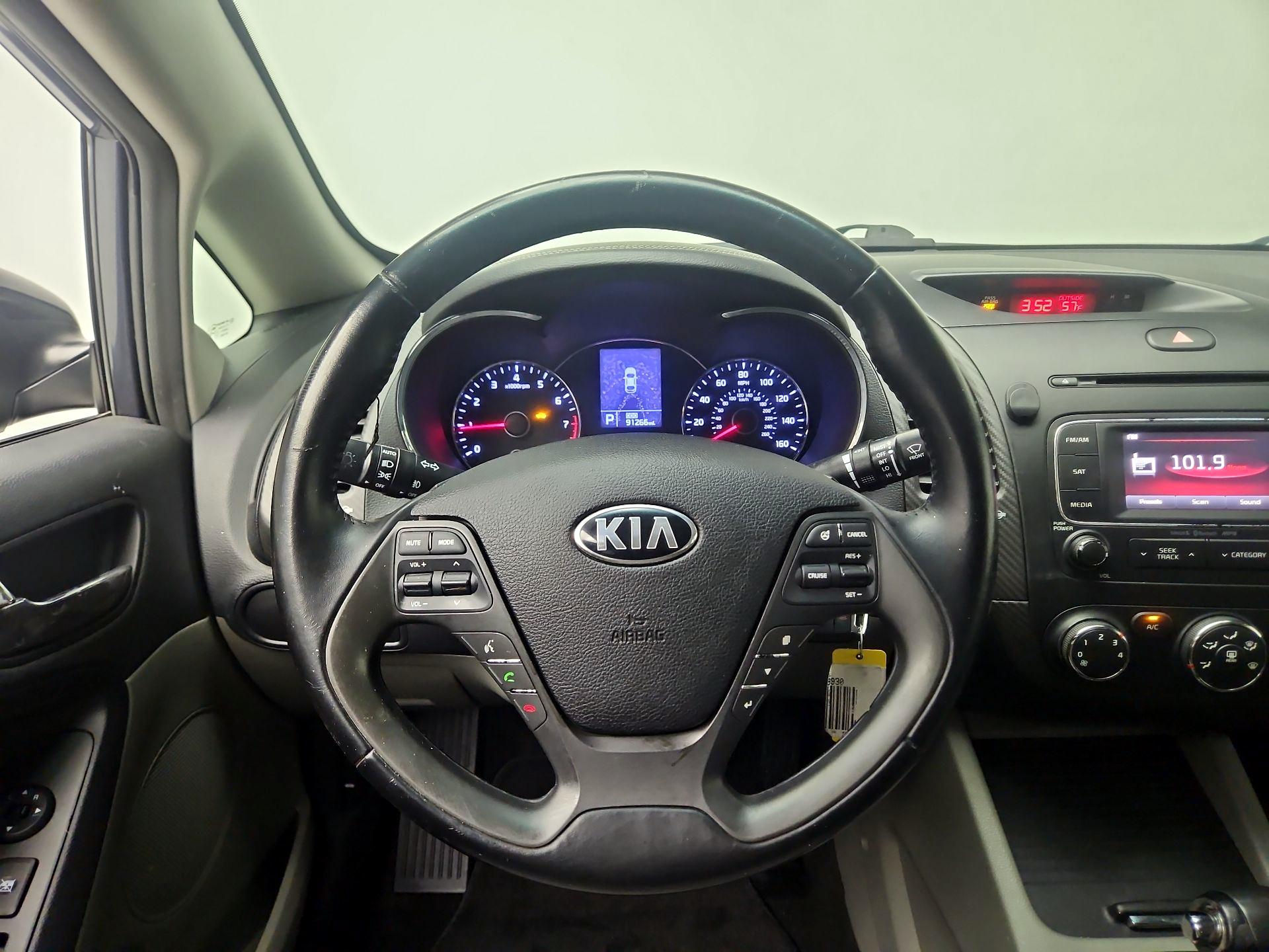 Thumbnail: 2015 Kia Forte - 10