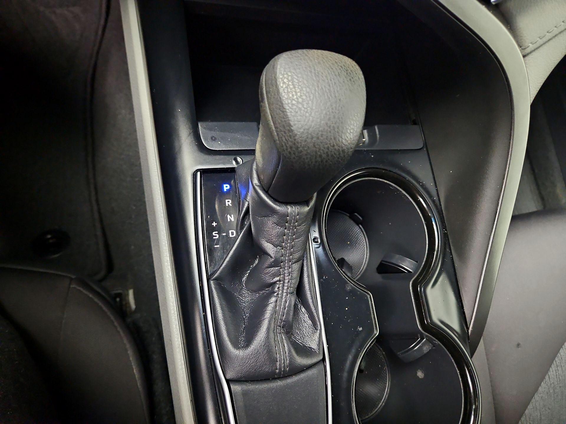 Thumbnail: 2018 Toyota Camry - 17