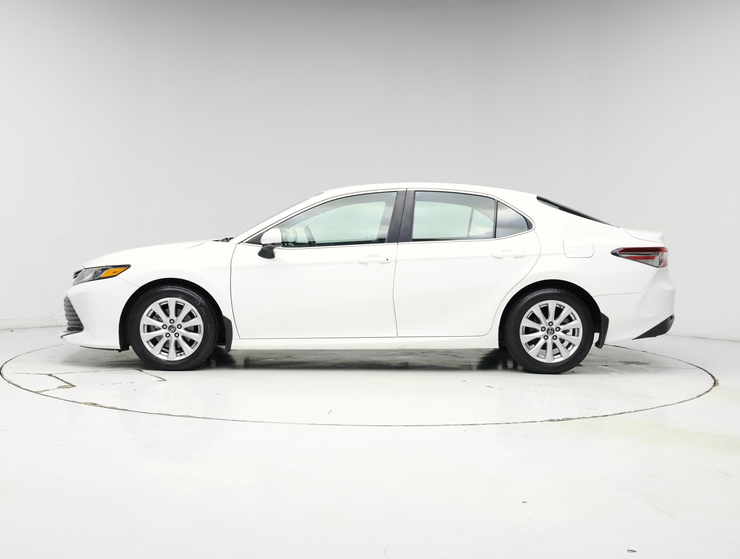 Thumbnail: 2018 Toyota Camry - 3