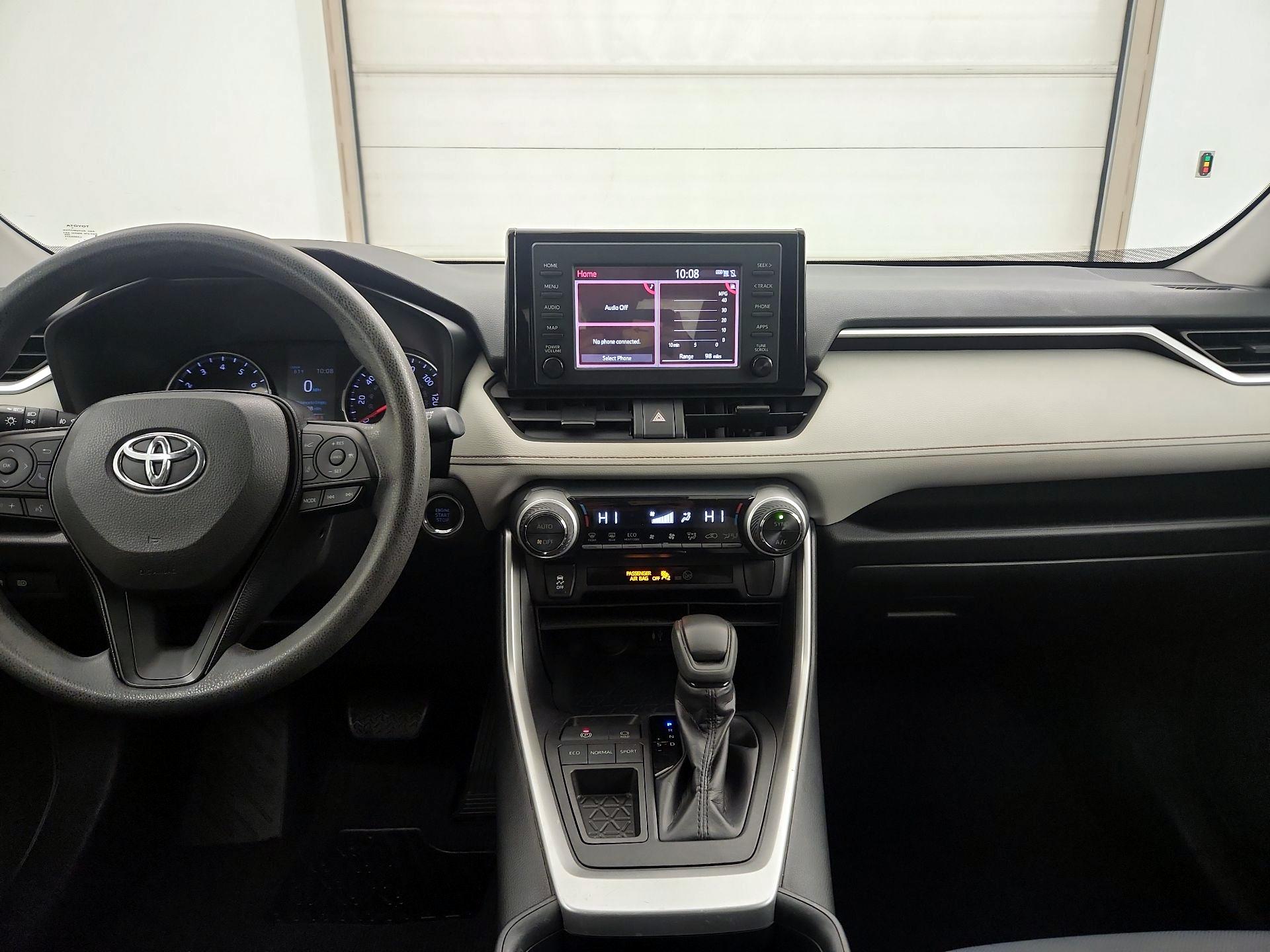 Thumbnail: 2019 Toyota RAV4 - 9