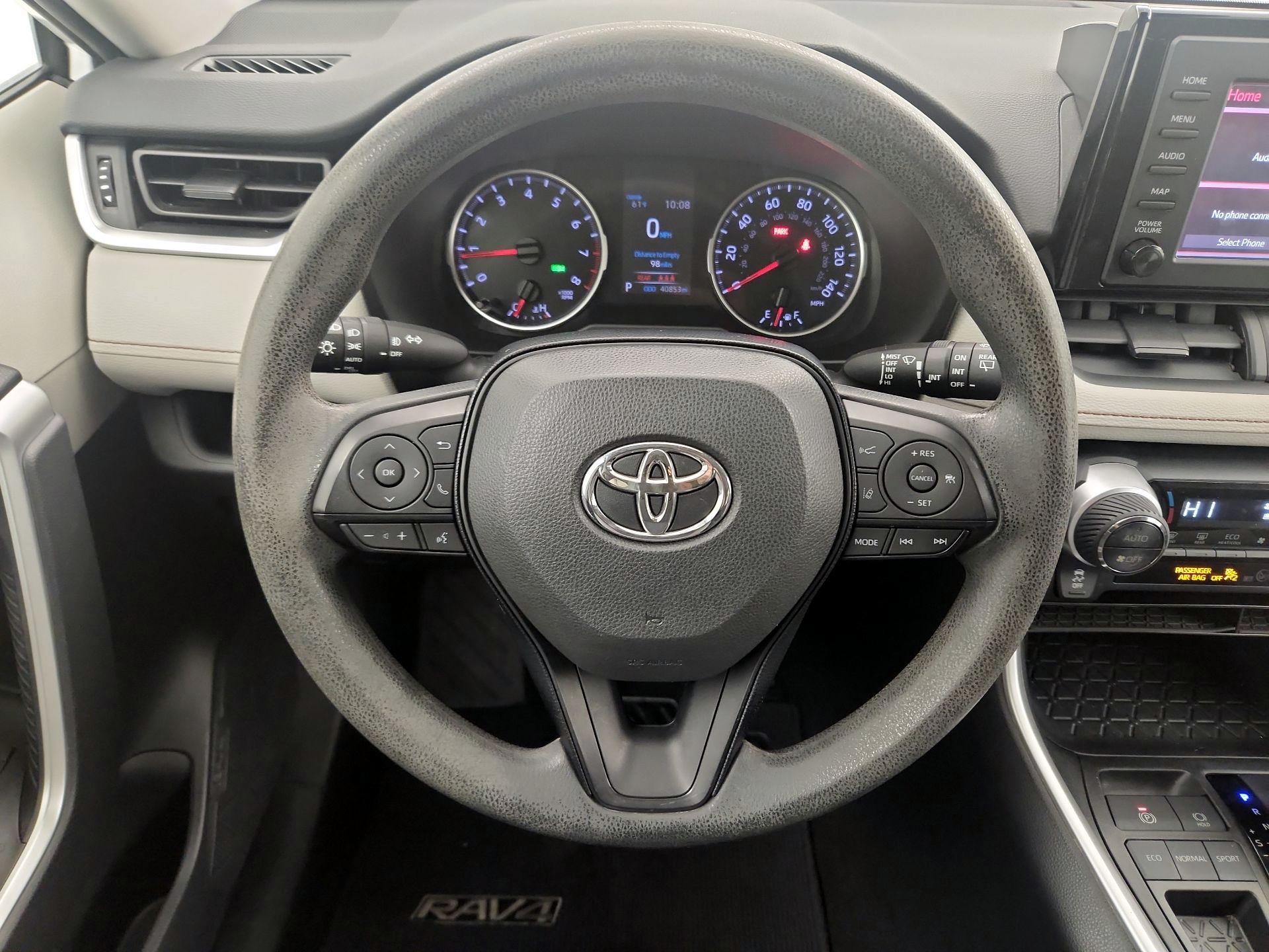 Thumbnail: 2019 Toyota RAV4 - 10