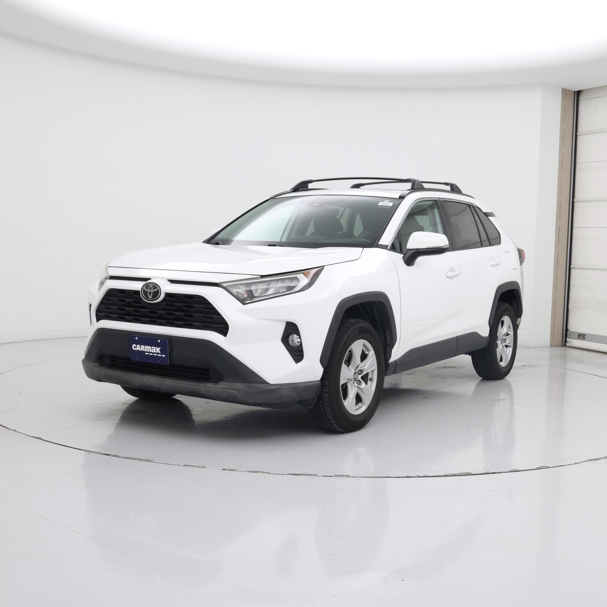 Thumbnail: 2019 Toyota RAV4 - 4