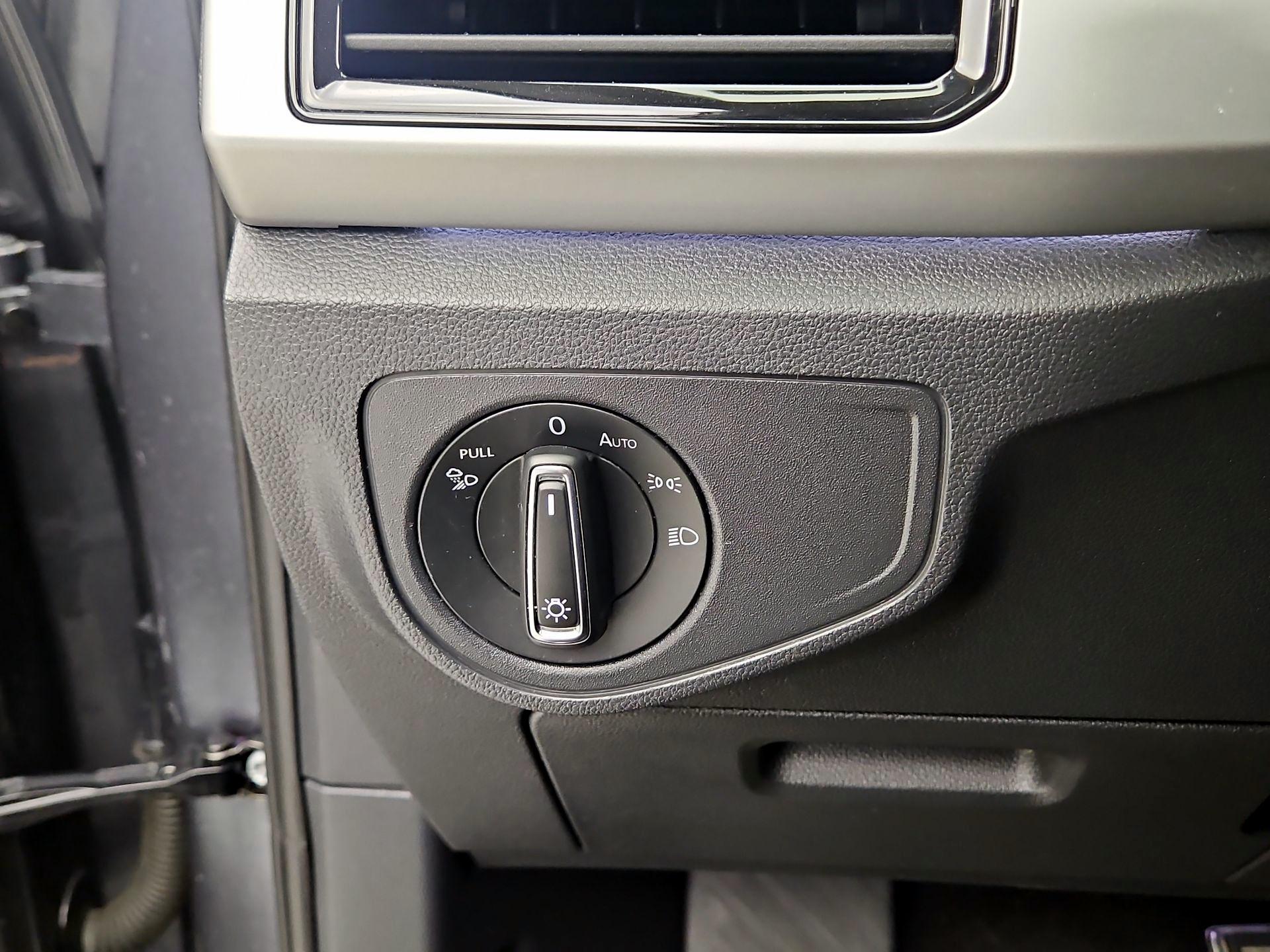 Thumbnail: 2021 Volkswagen Atlas - 13