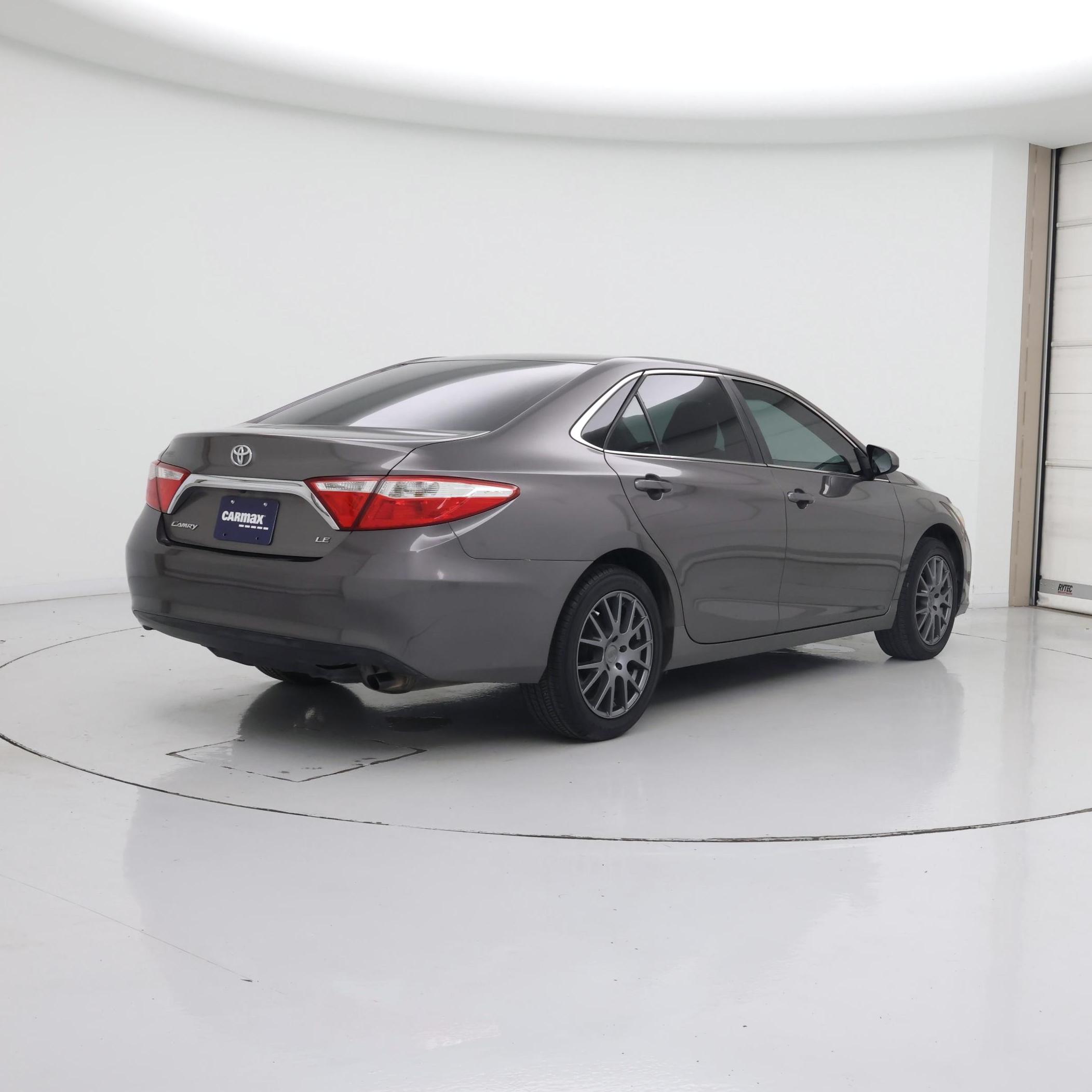 Thumbnail: 2017 Toyota Camry - 8