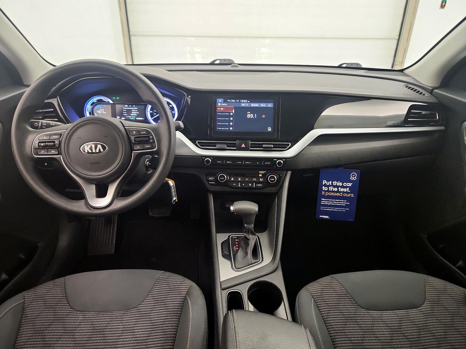 Thumbnail: 2020 Kia Niro - 9