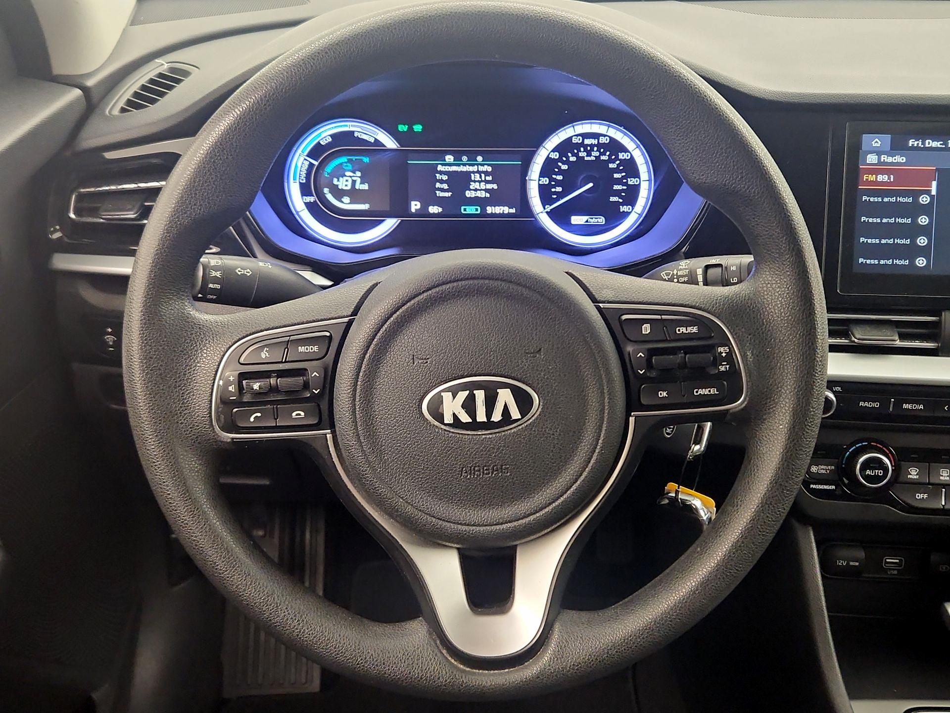 Thumbnail: 2020 Kia Niro - 10